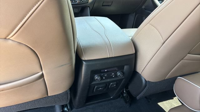 Used 2023 Chevrolet Traverse Premier w/ LPO, Cargo Package AWD/4WD image 21