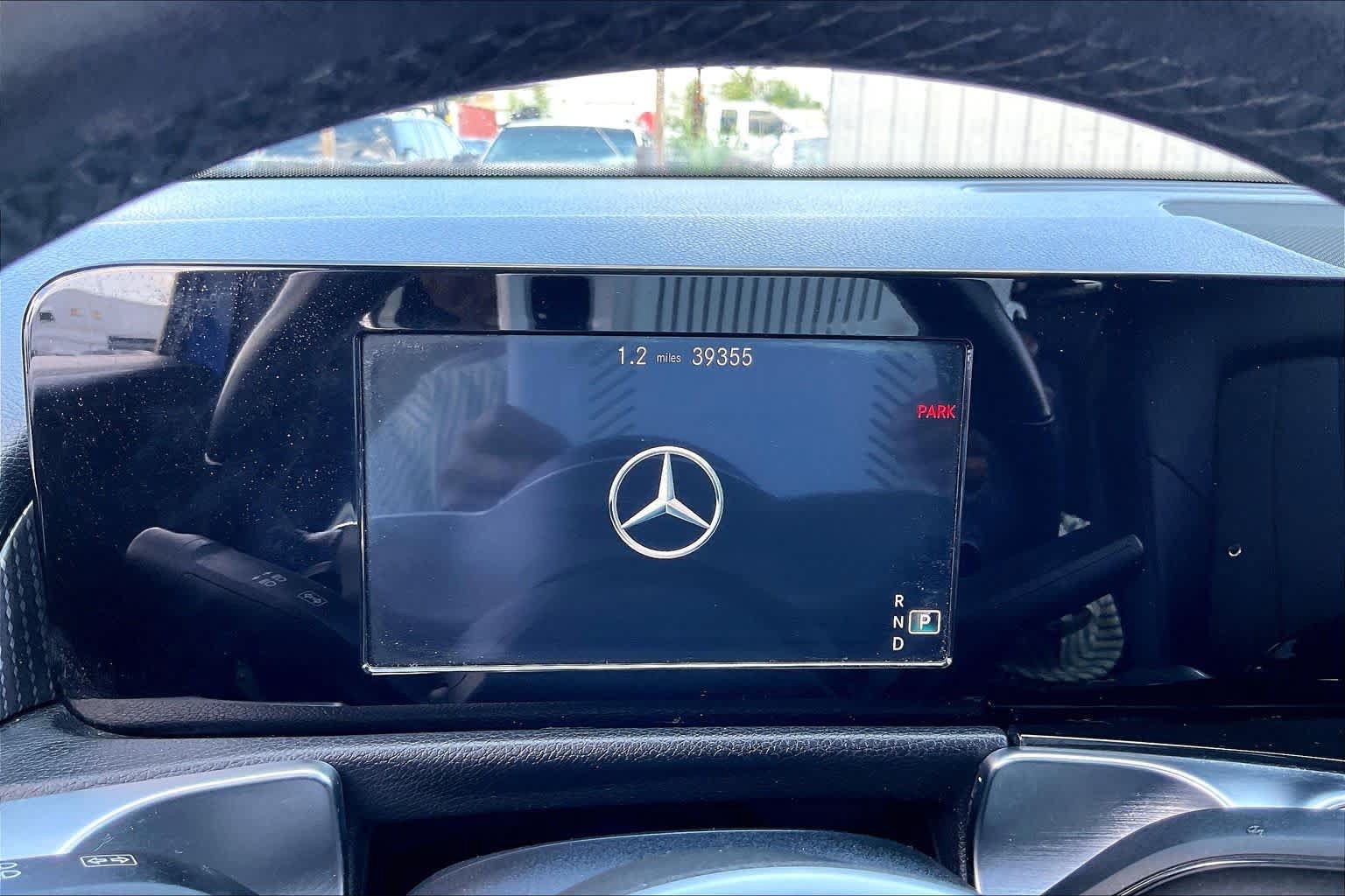 Used 2020 Mercedes-Benz GLB 250 4MATIC image 23