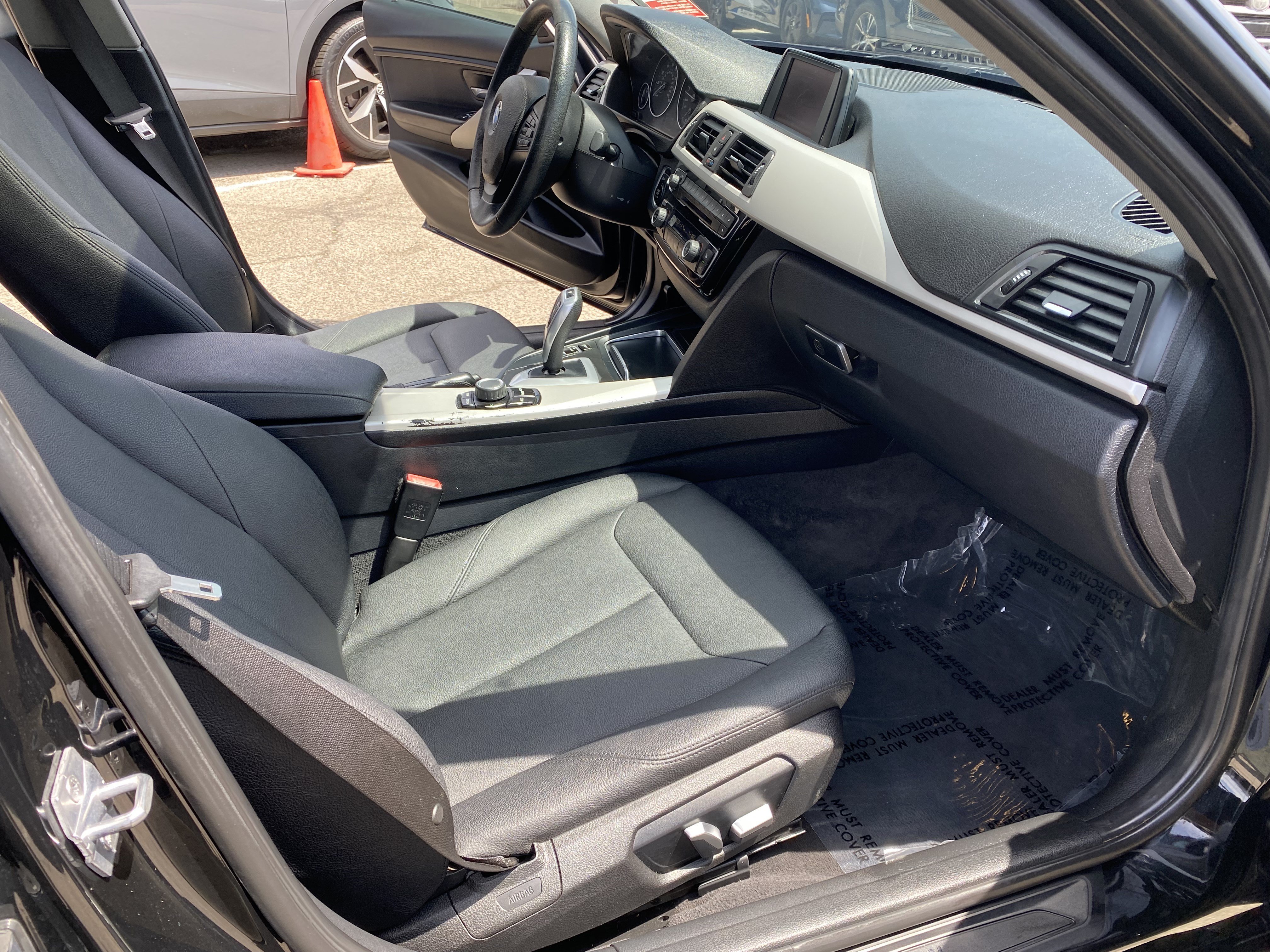 Used 2018 BMW 320i Sedan w/ Convenience Package RWD image 23