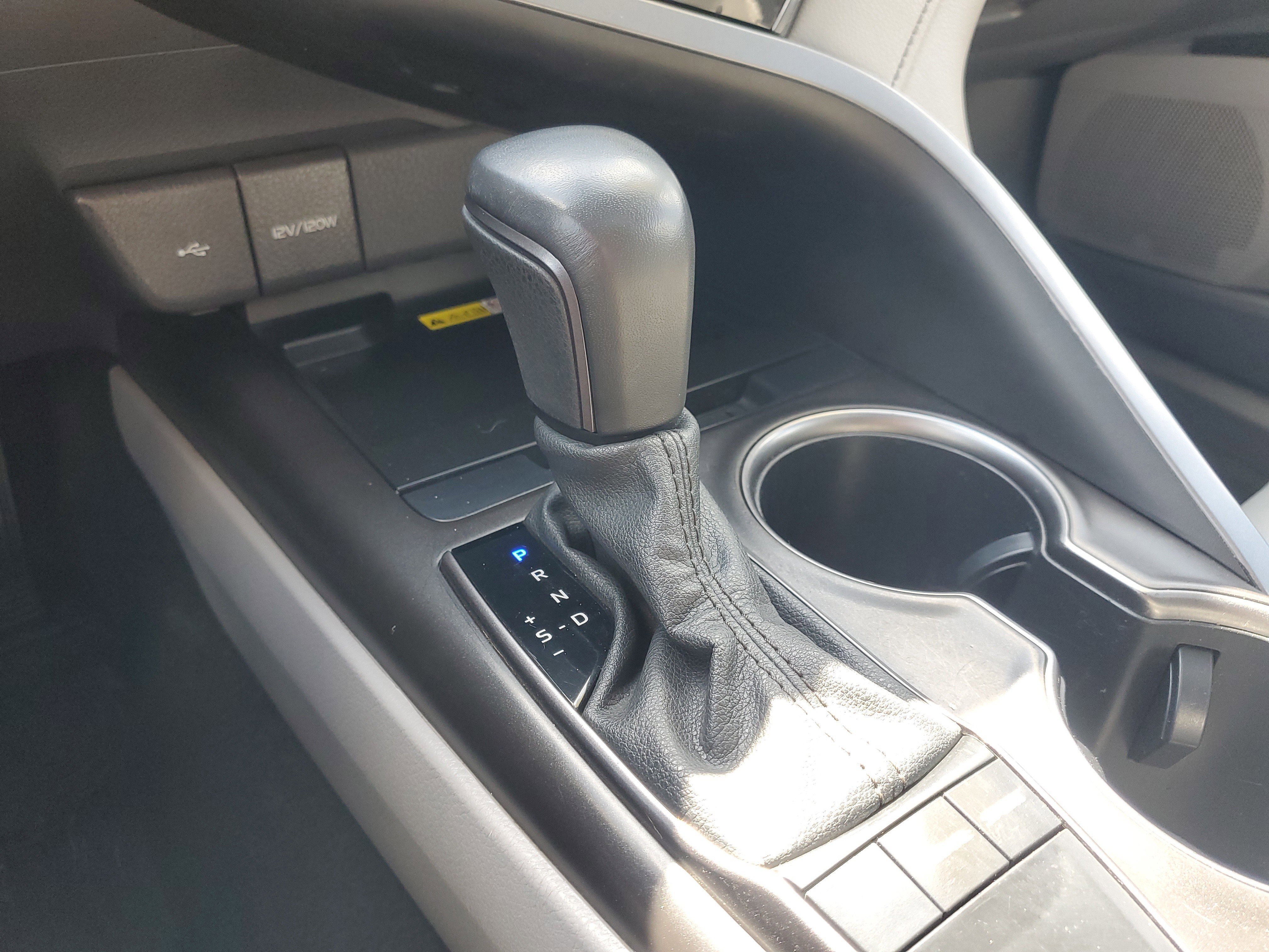 Used 2023 Toyota Camry SE w/ Cold Weather Package image 31