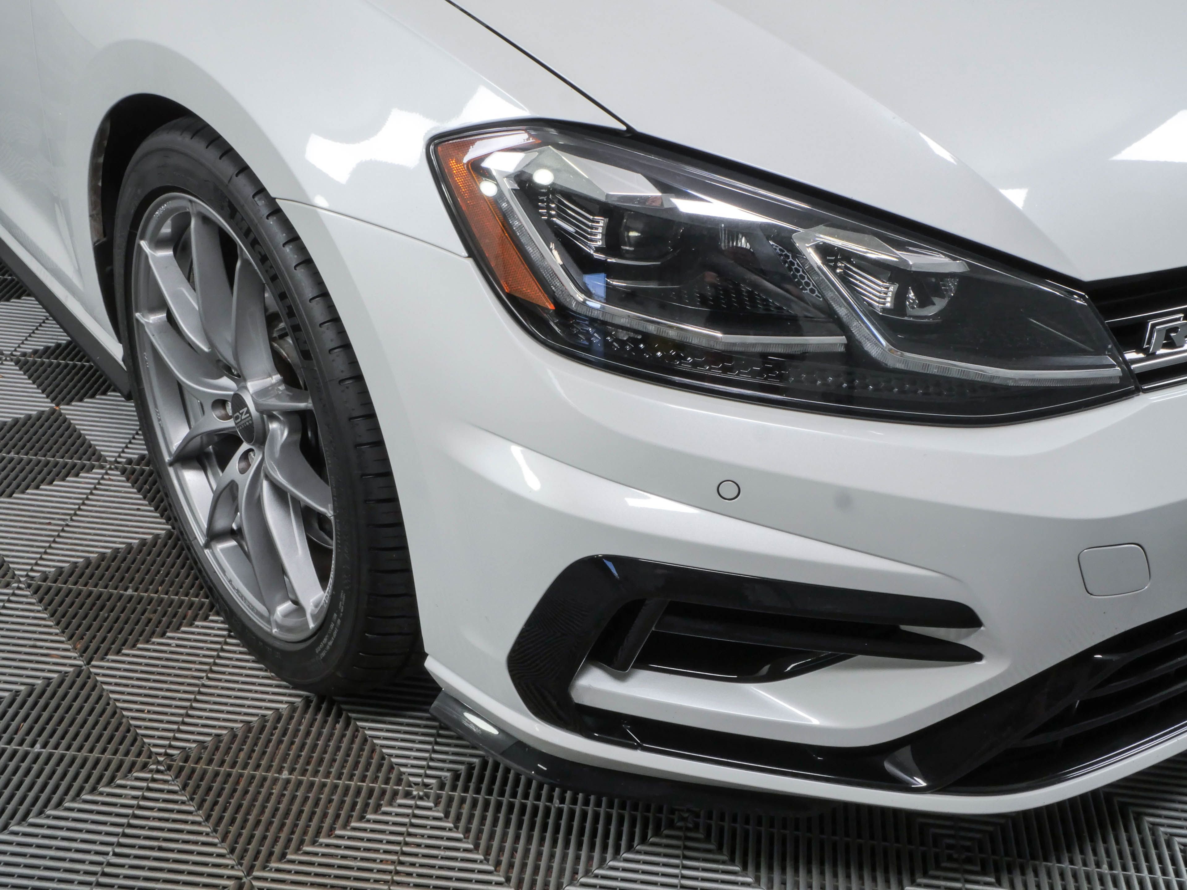 Used 2019 Volkswagen Golf R 4-Door AWD/4WD image 36