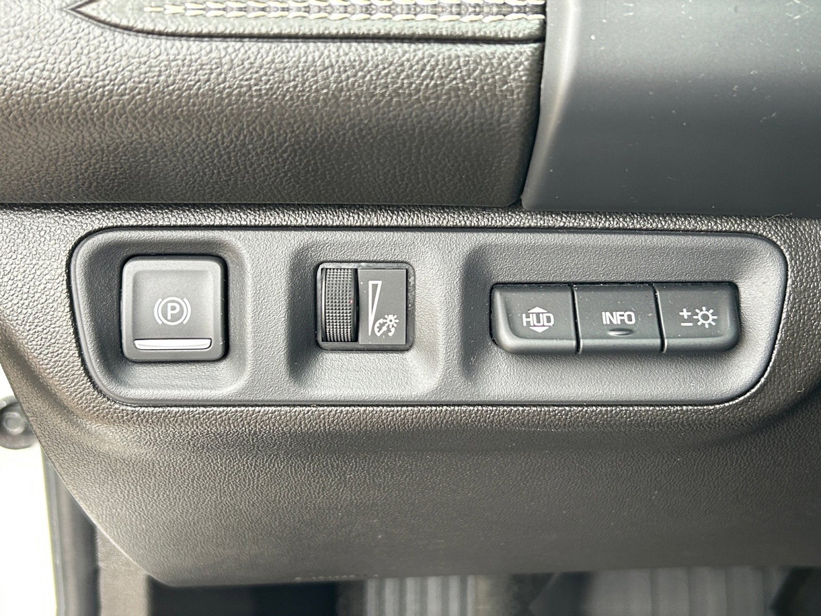 Used 2023 GMC Acadia Denali w/ Denali Ultimate Package image 28