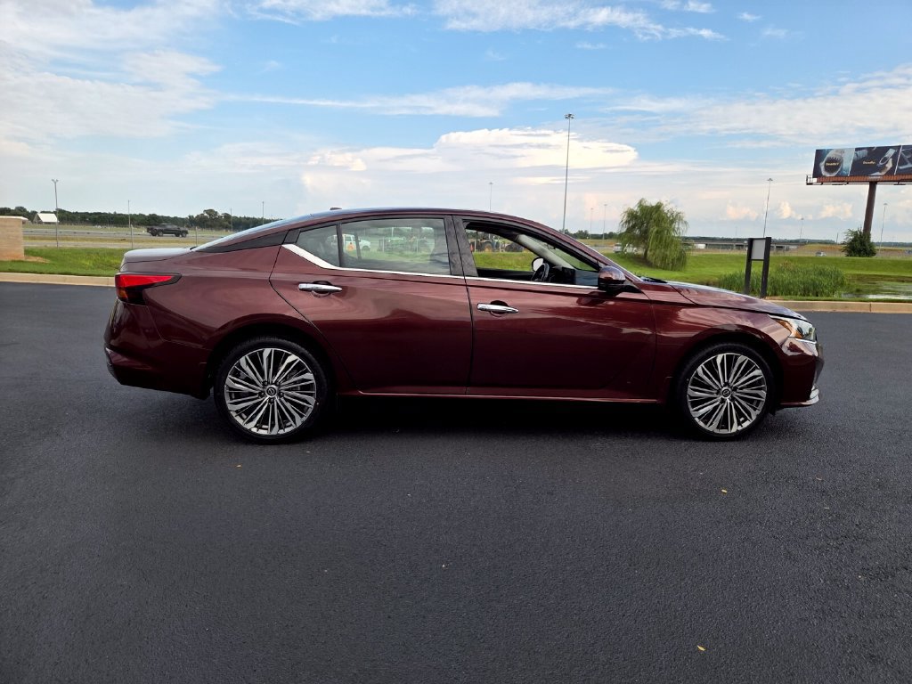 Used 2023 Nissan Altima 2.5 SL AWD/4WD image 15