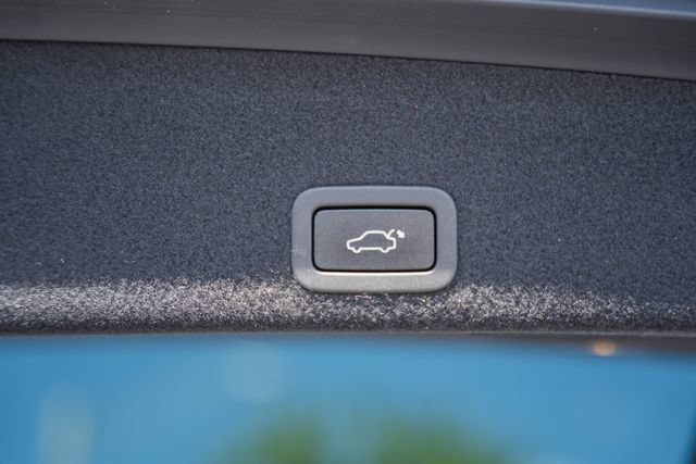 Used 2017 Volvo XC60 T6 Dynamic w/ Climate Package AWD/4WD image 13