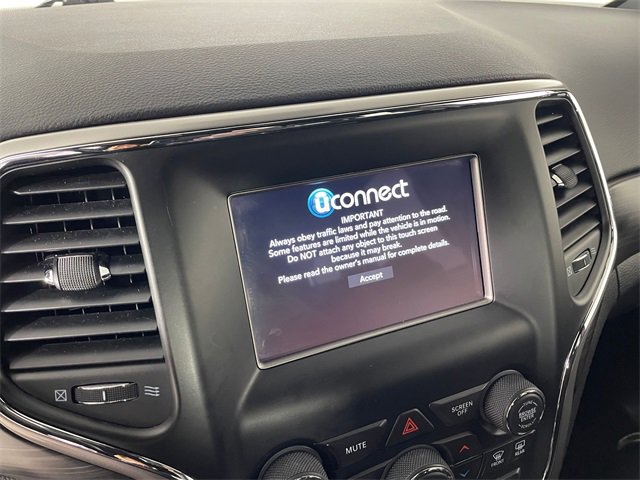 Used 2021 Jeep Grand Cherokee Laredo image 7