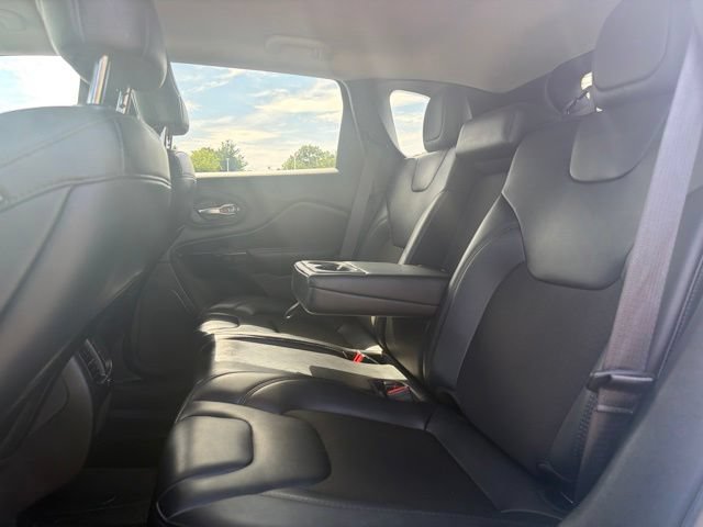 Used 2021 Jeep Cherokee Latitude Plus FWD image 13