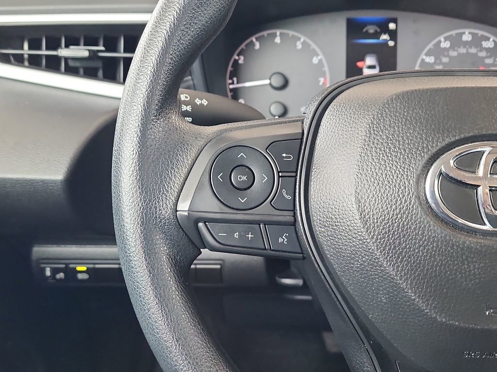Used 2025 Toyota Corolla LE FWD image 21