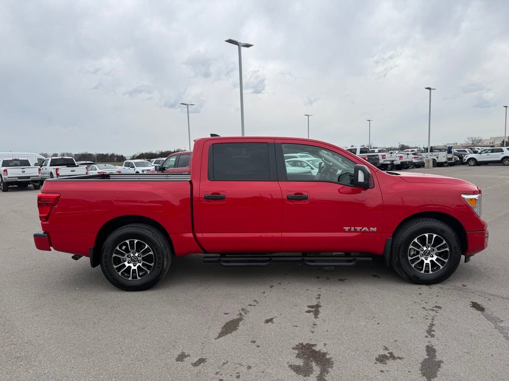 Used 2024 Nissan Titan SV w/ SV Convenience Package image 33