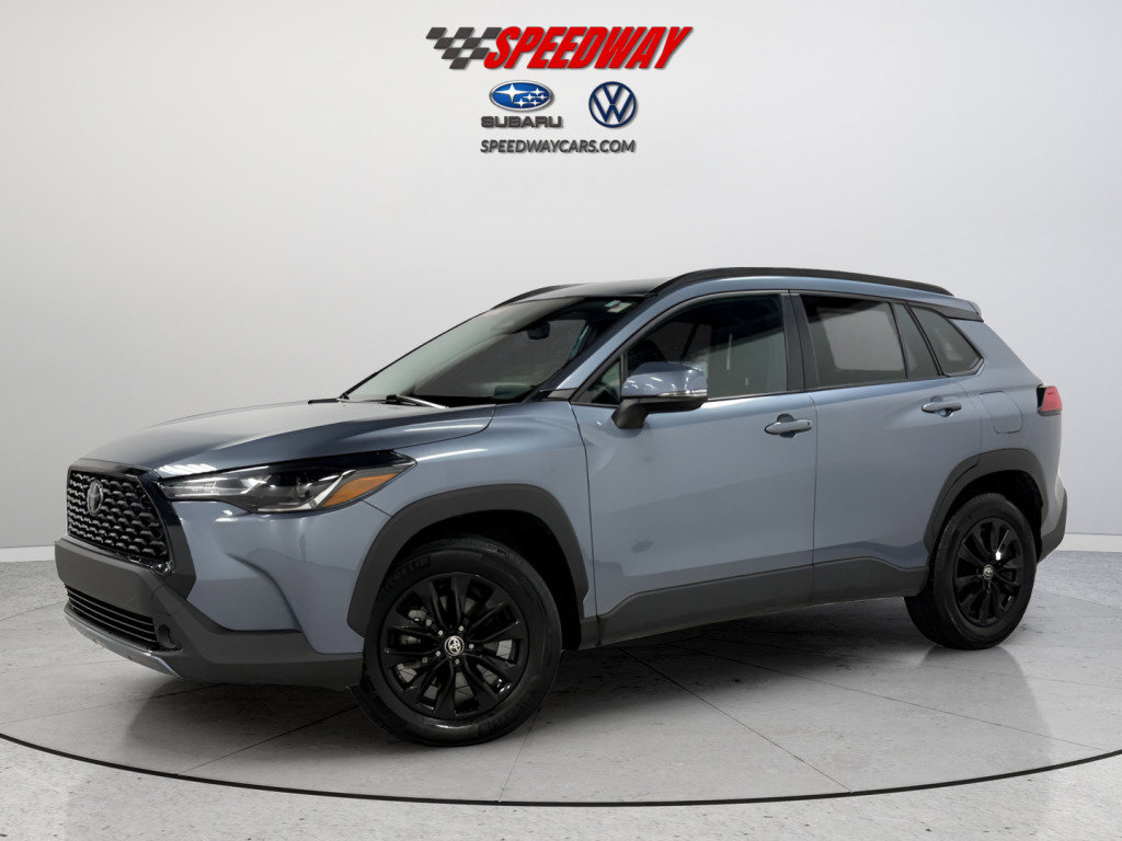 Used 2024 Toyota Corolla Cross LE image 3