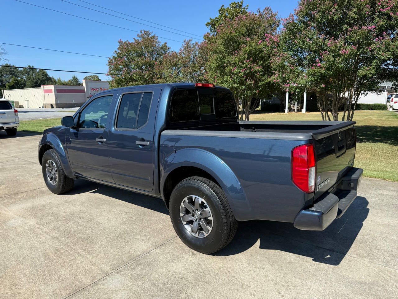 Used 2017 Nissan Frontier Desert Runner RWD image 2