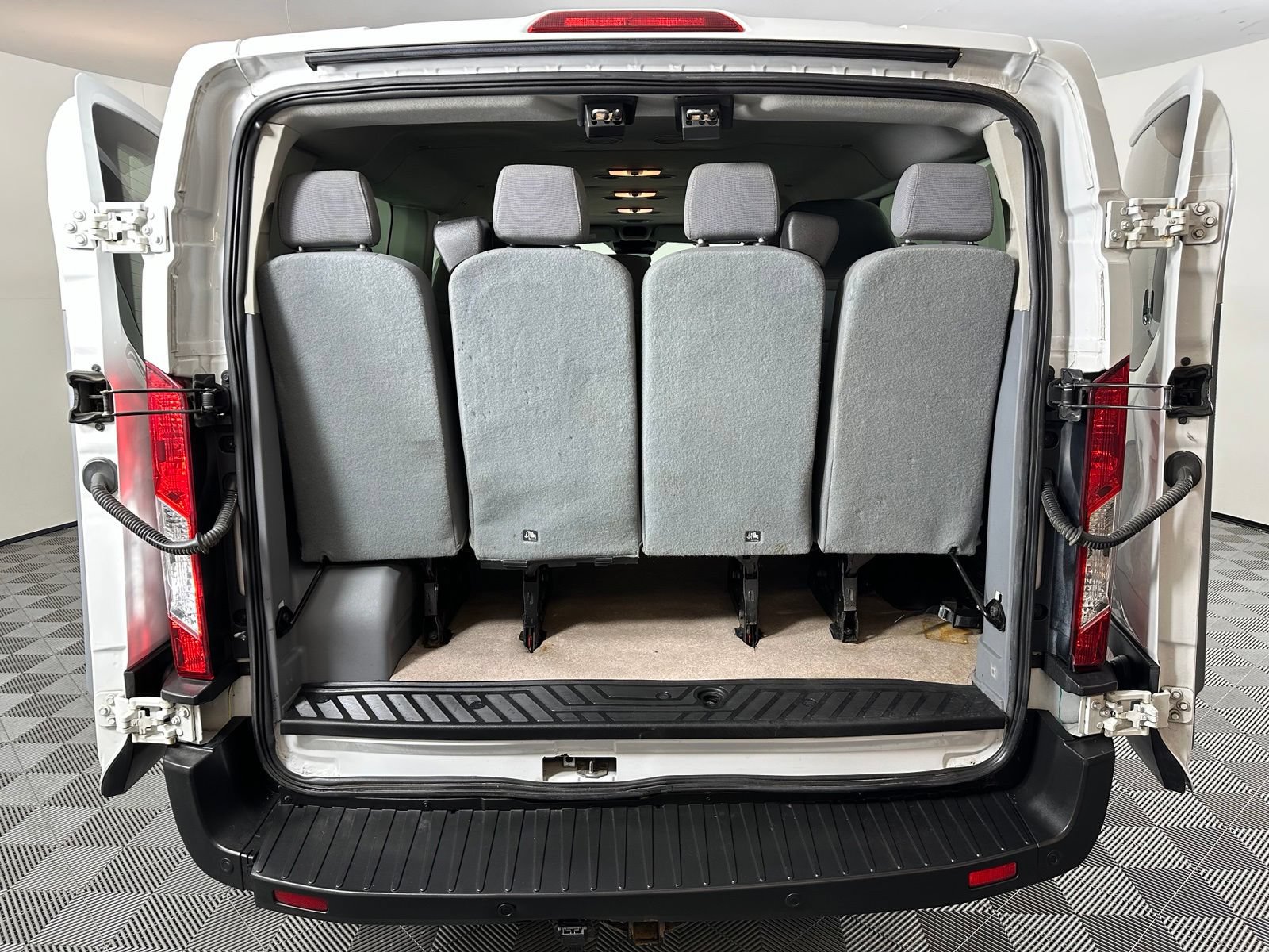 Used 2019 Ford Transit 350 XLT RWD image 25