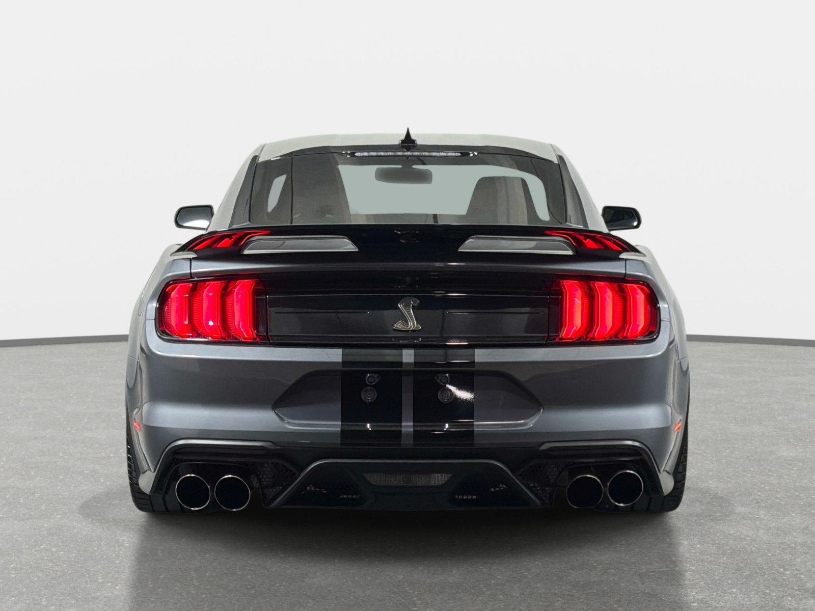 Used 2022 Ford Mustang Shelby GT500 w/ Carbon Fiber Track Pack RWD image 4