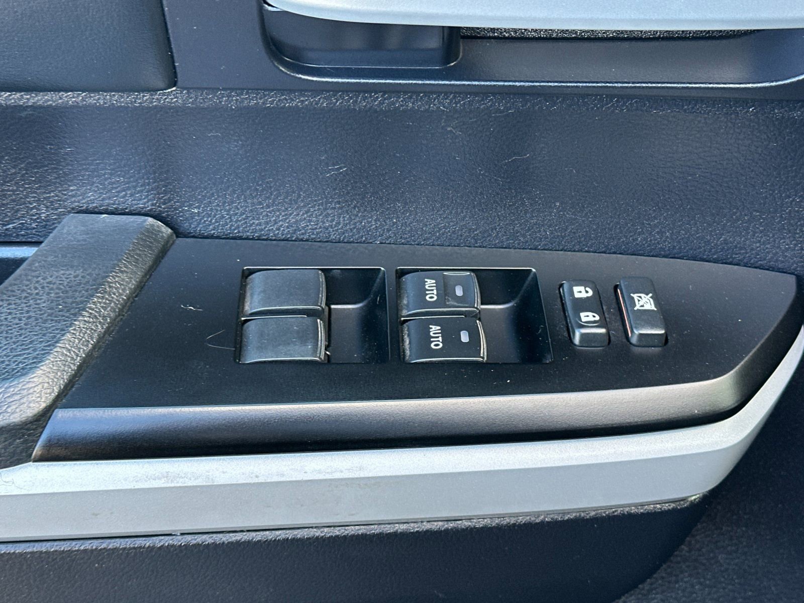Used 2020 Toyota Tundra Limited AWD/4WD image 12