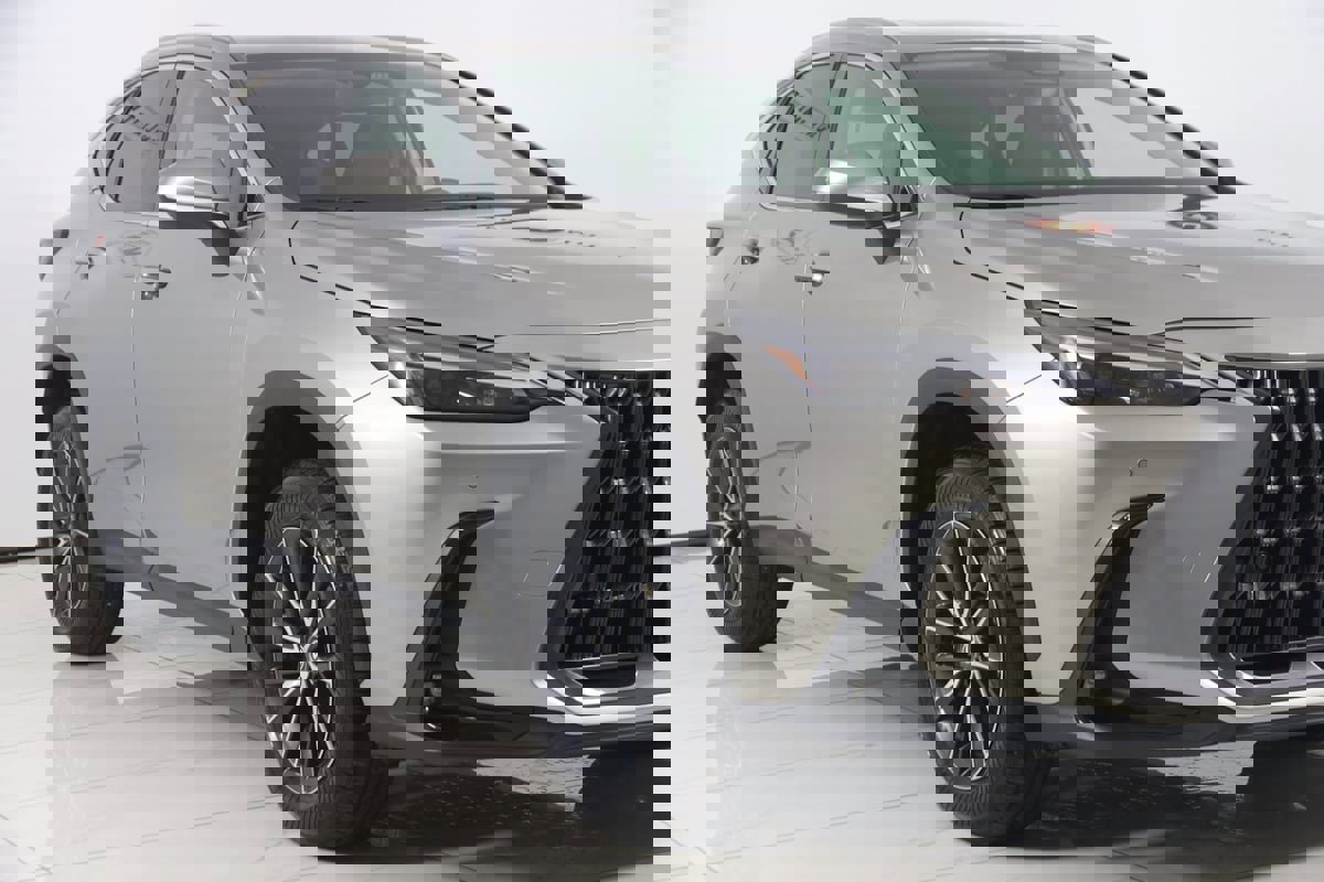 Used 2025 Lexus NX 350 AWD w/ Cold Area Package image 39