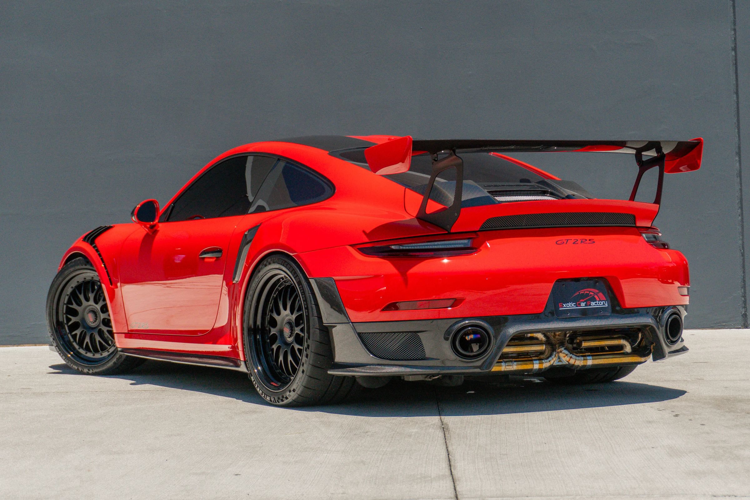 Used 2018 Porsche 911 GT2 RS RWD image 9