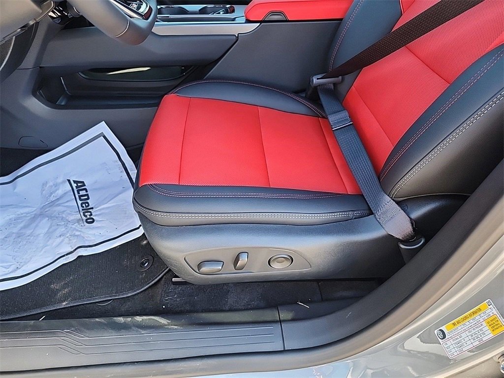 New 2025 Chevrolet Equinox EV RS image 11