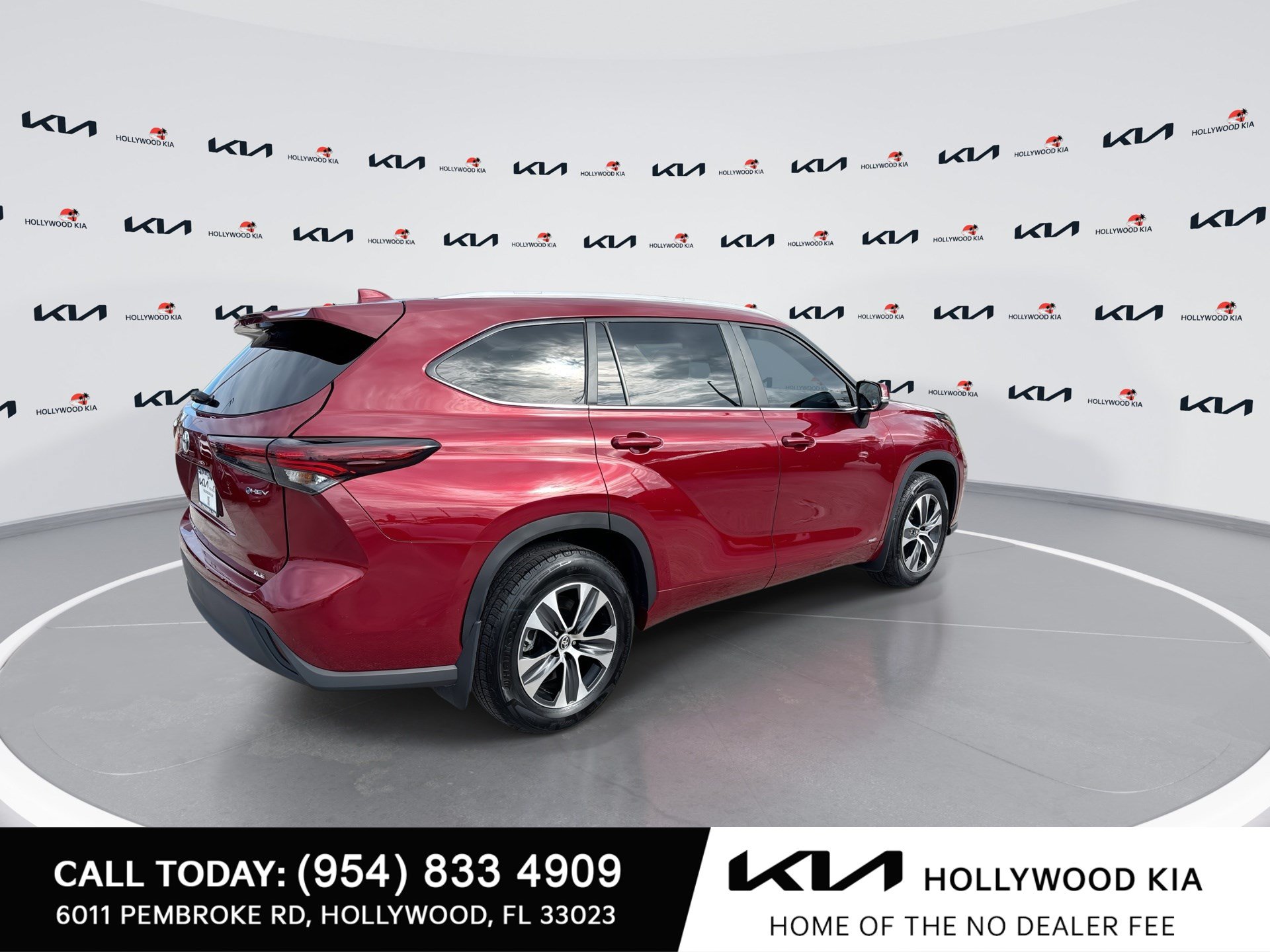 Used 2025 Toyota Highlander XLE AWD/4WD image 8