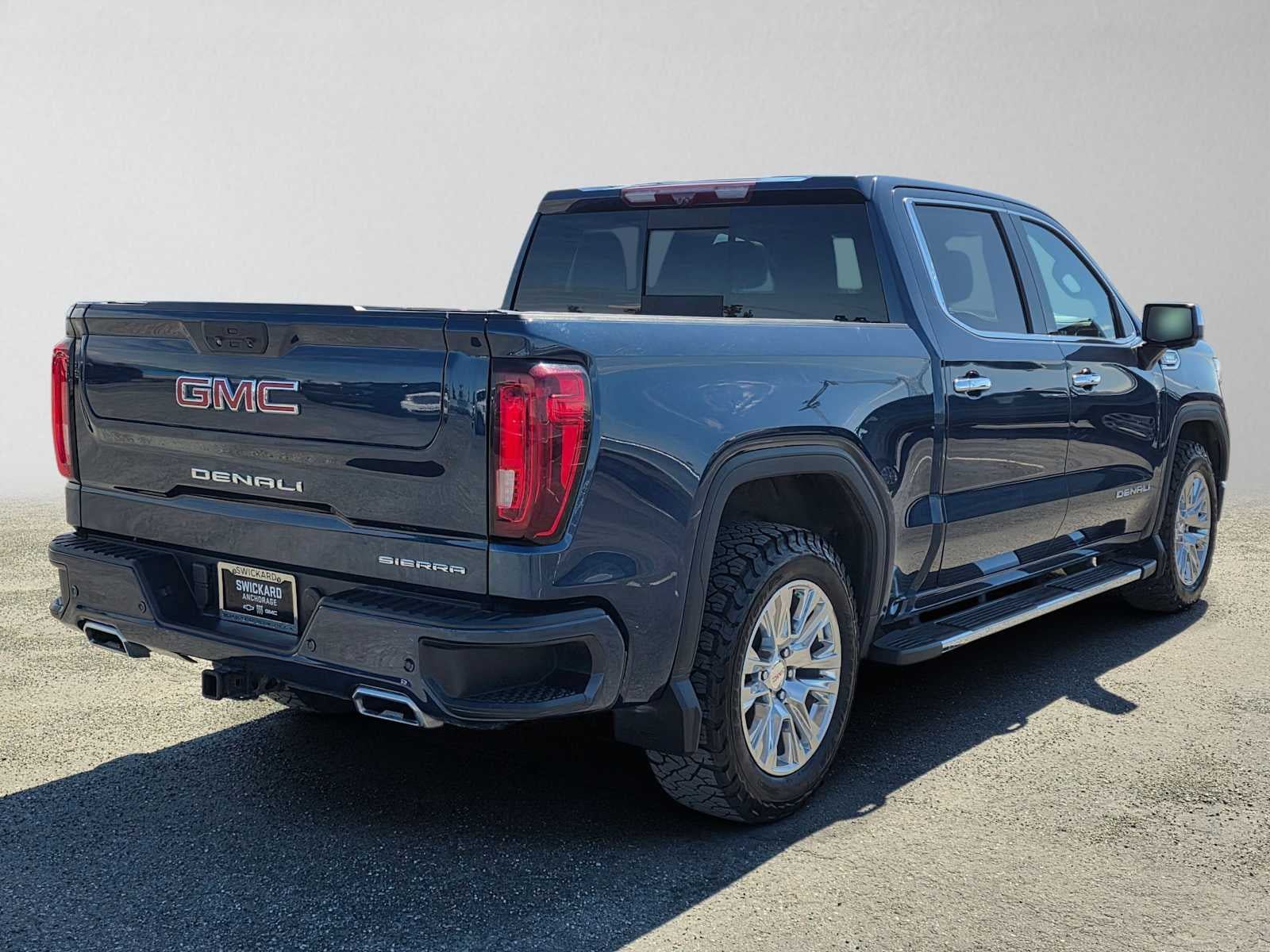 Certified 2021 GMC Sierra 1500 Denali w/ Technology Package AWD/4WD image 3