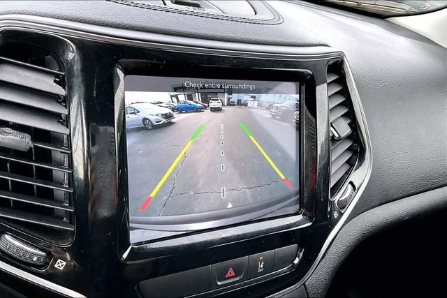 Used 2022 Jeep Cherokee Limited image 11