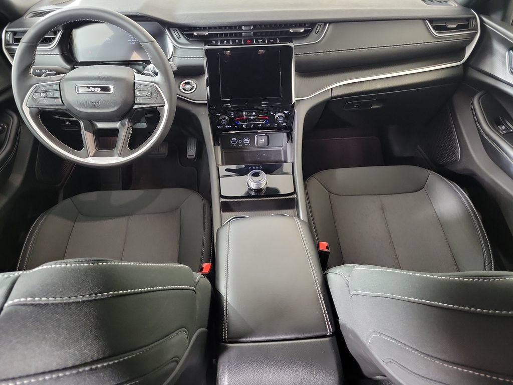 Used 2025 Jeep Grand Cherokee L Laredo w/ Luxury Tech Group I AWD/4WD image 14