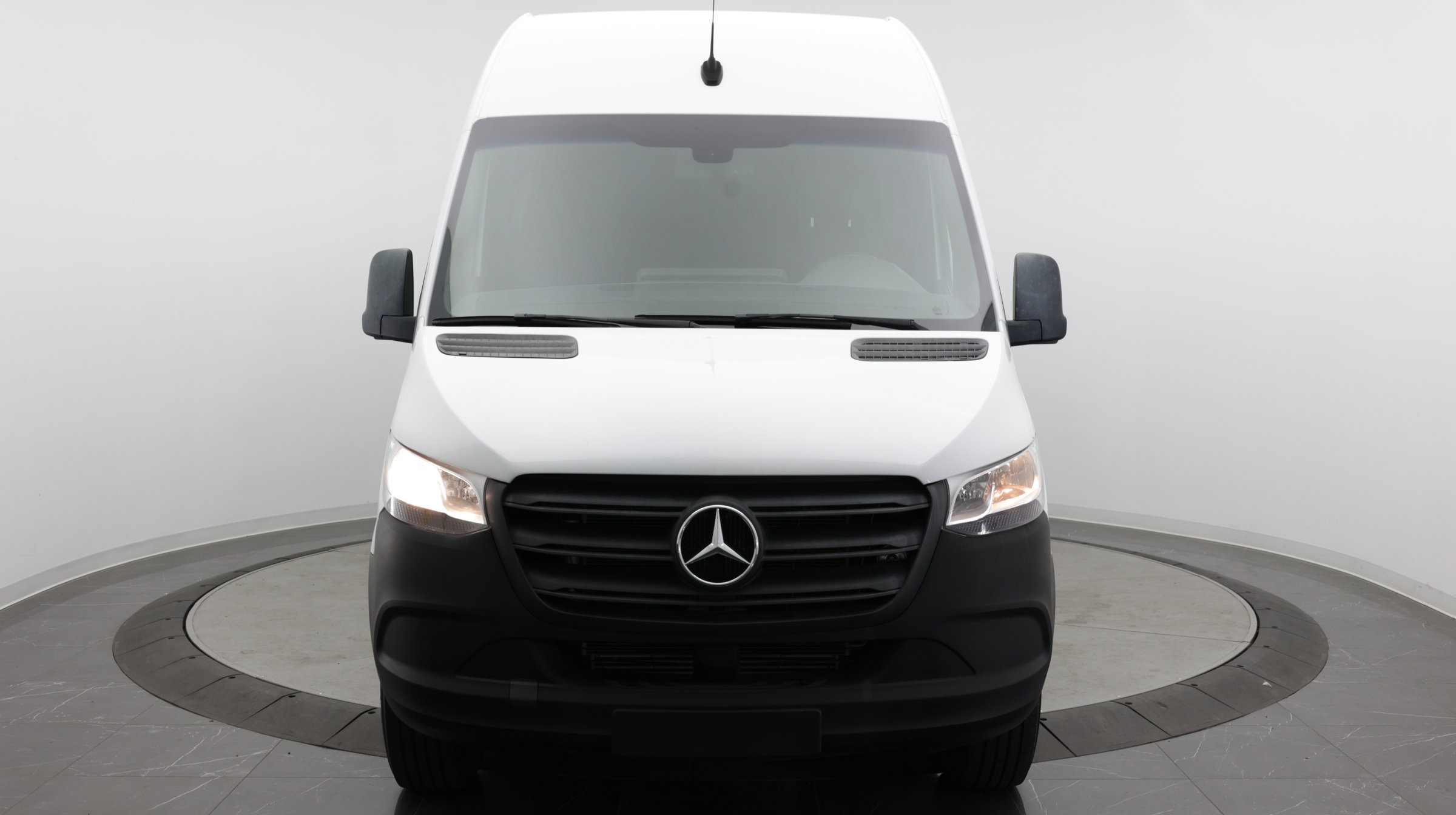 Used 2023 Mercedes-Benz Sprinter 2500 image 2