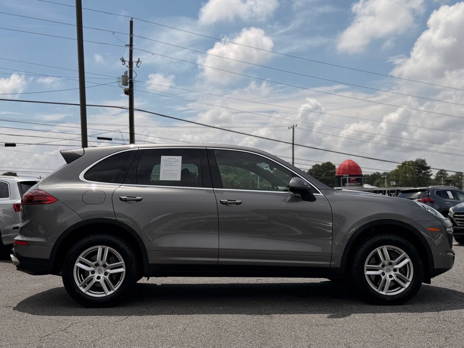 Used 2017 Porsche Cayenne AWD/4WD image 6