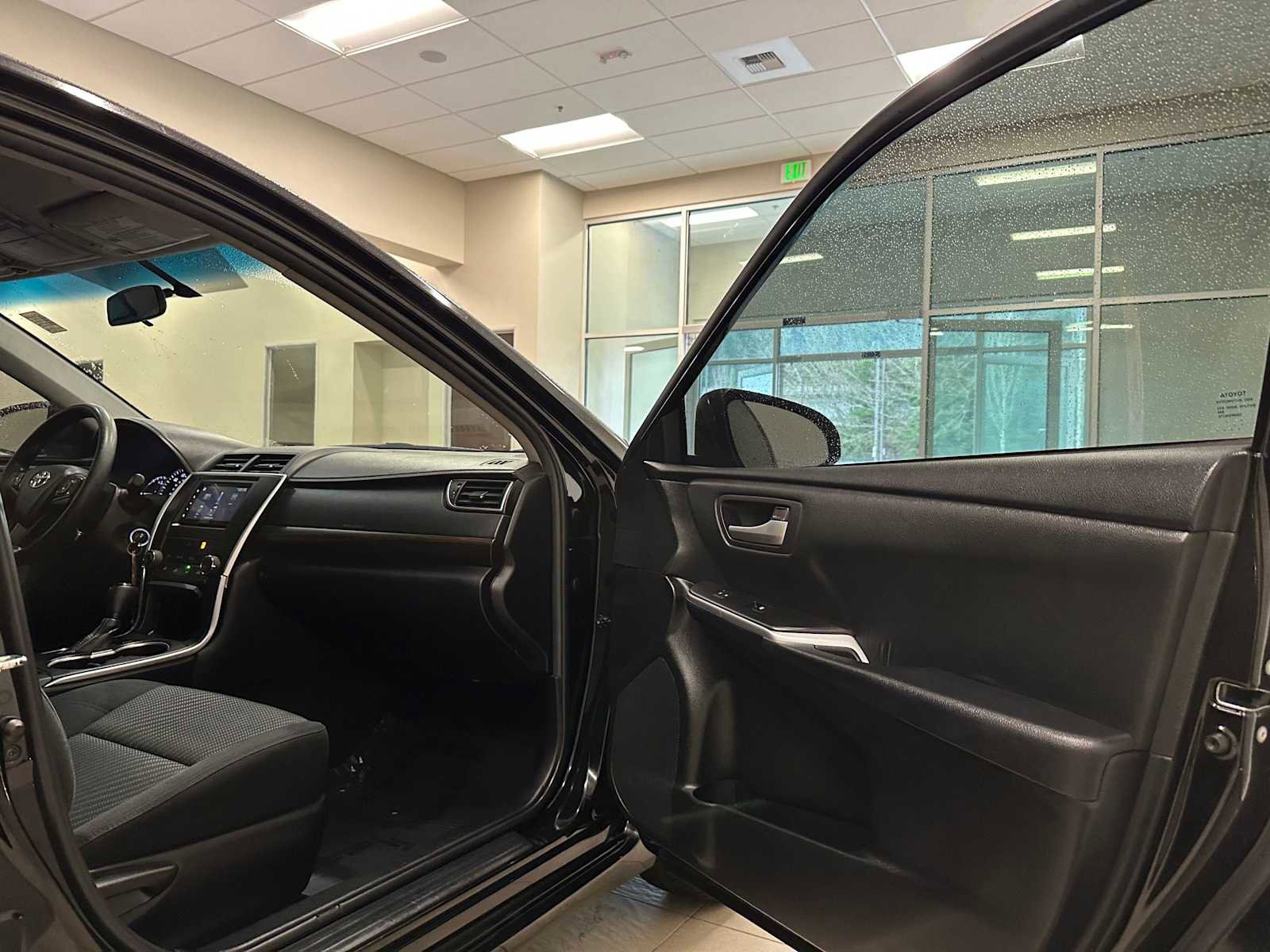 Used 2015 Toyota Camry LE image 26