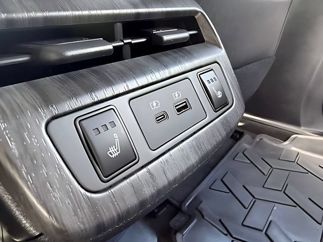 Used 2023 Nissan Ariya FWD image 28
