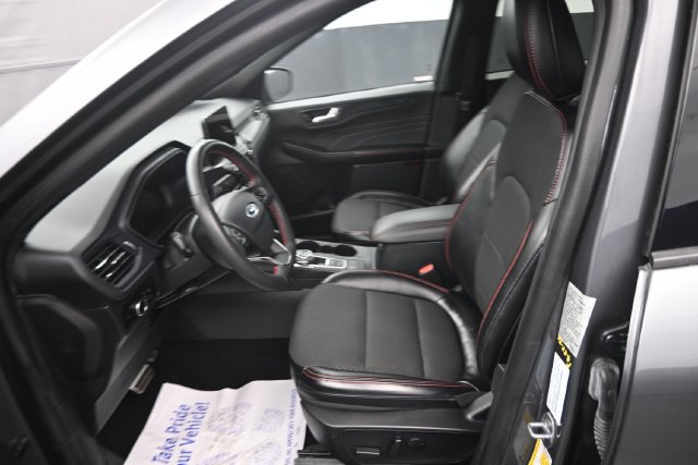 Used 2023 Ford Escape ST-Line AWD/4WD image 10