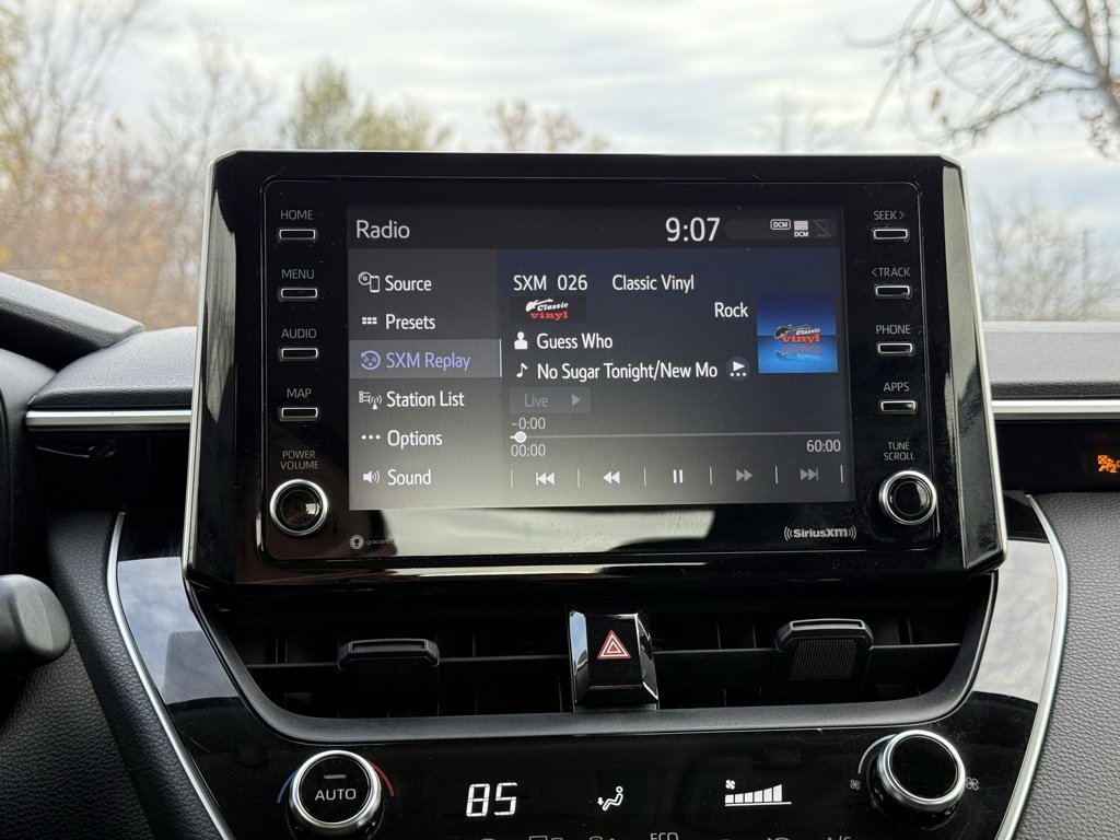 Used 2021 Toyota Corolla LE image 16