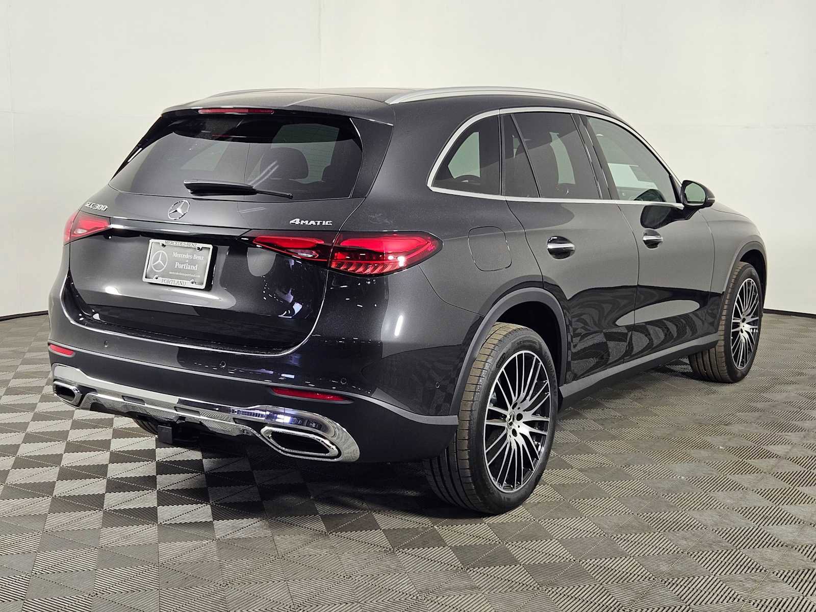 New 2025 Mercedes-Benz GLC 300 4MATIC image 5