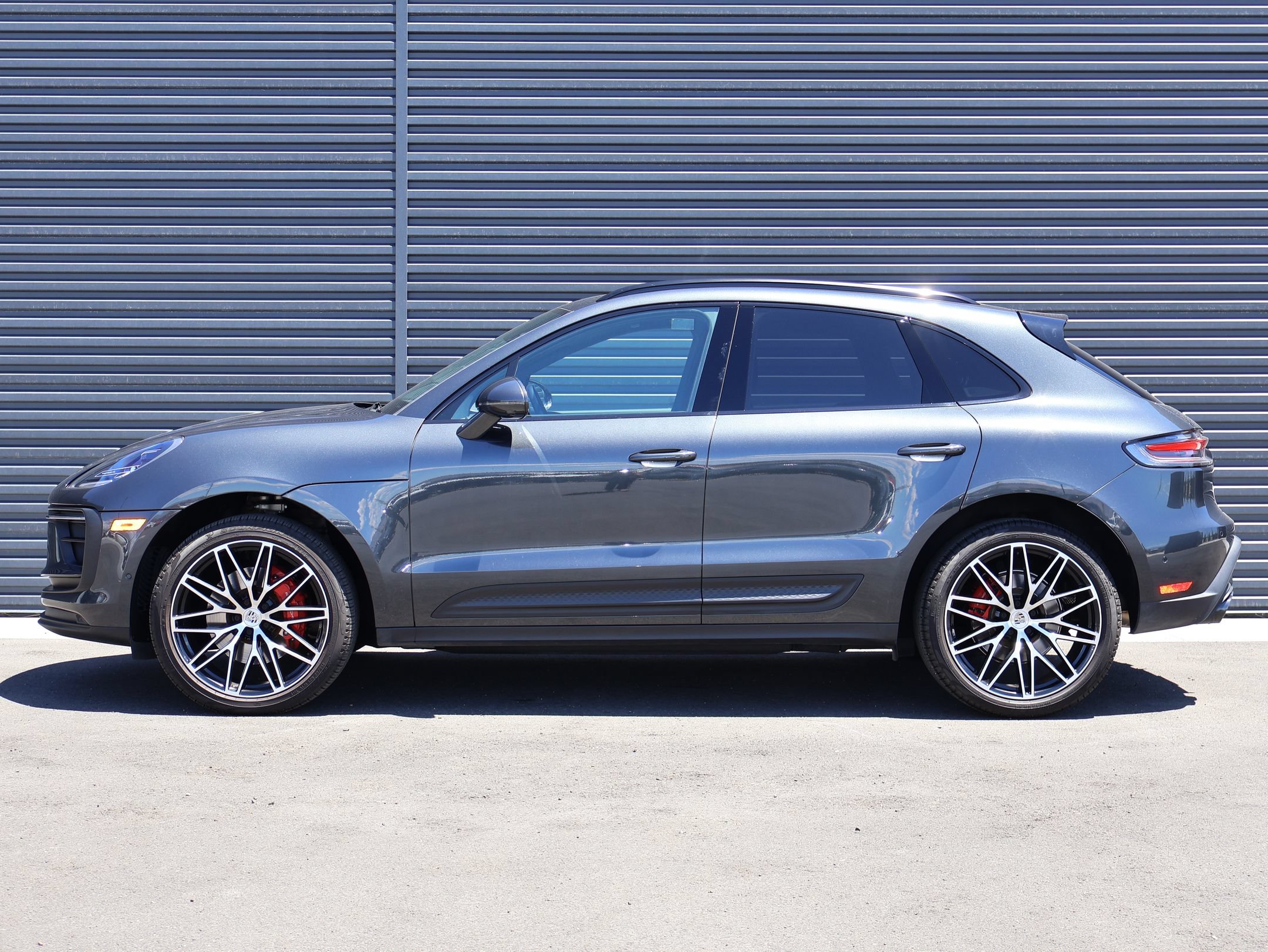 Used 2023 Porsche Macan S AWD/4WD image 4