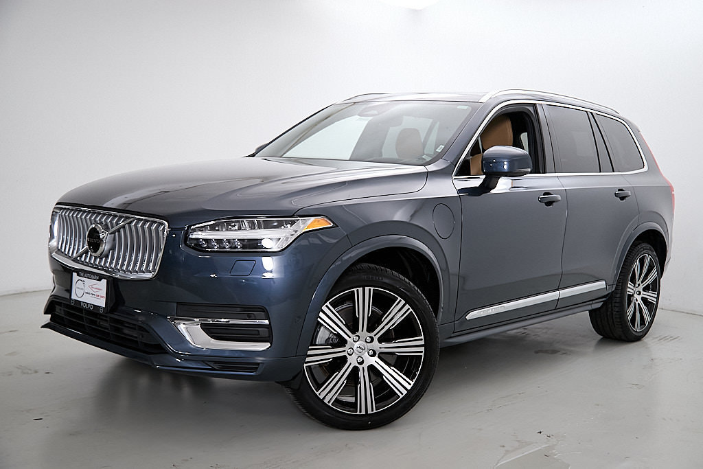 Certified 2024 Volvo XC90 T8 Ultimate AWD/4WD image 2
