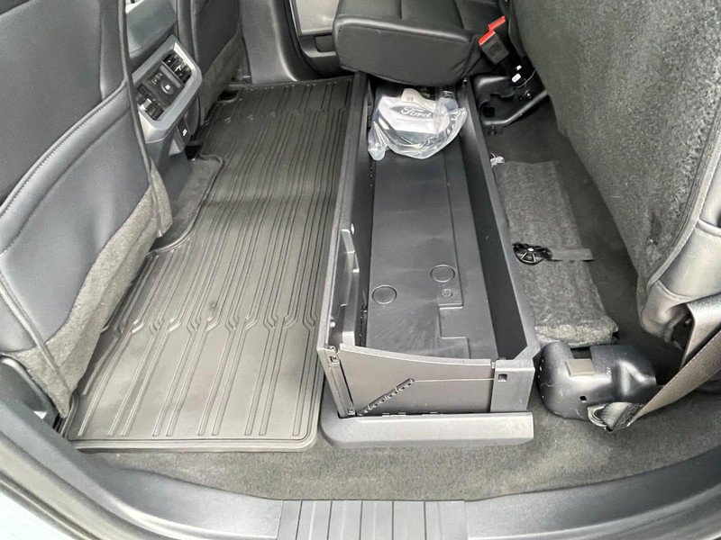 New 2026 Ford F250 Lariat w/ Black Appearance Package image 18