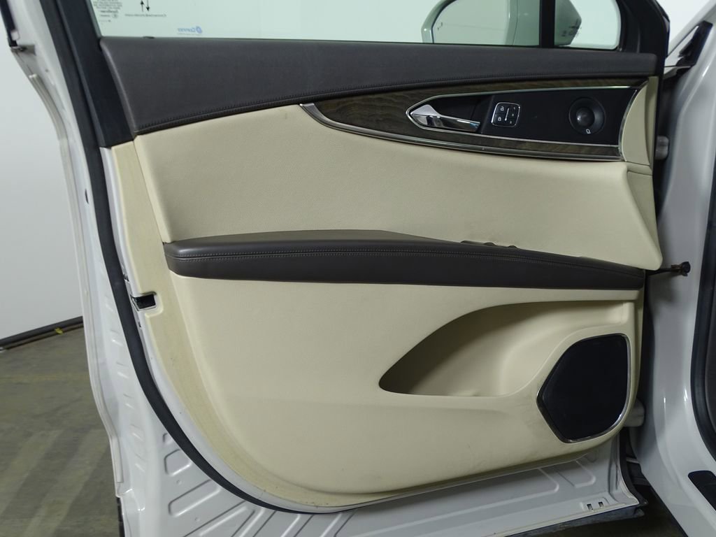 Used 2020 Lincoln Nautilus Reserve image 18