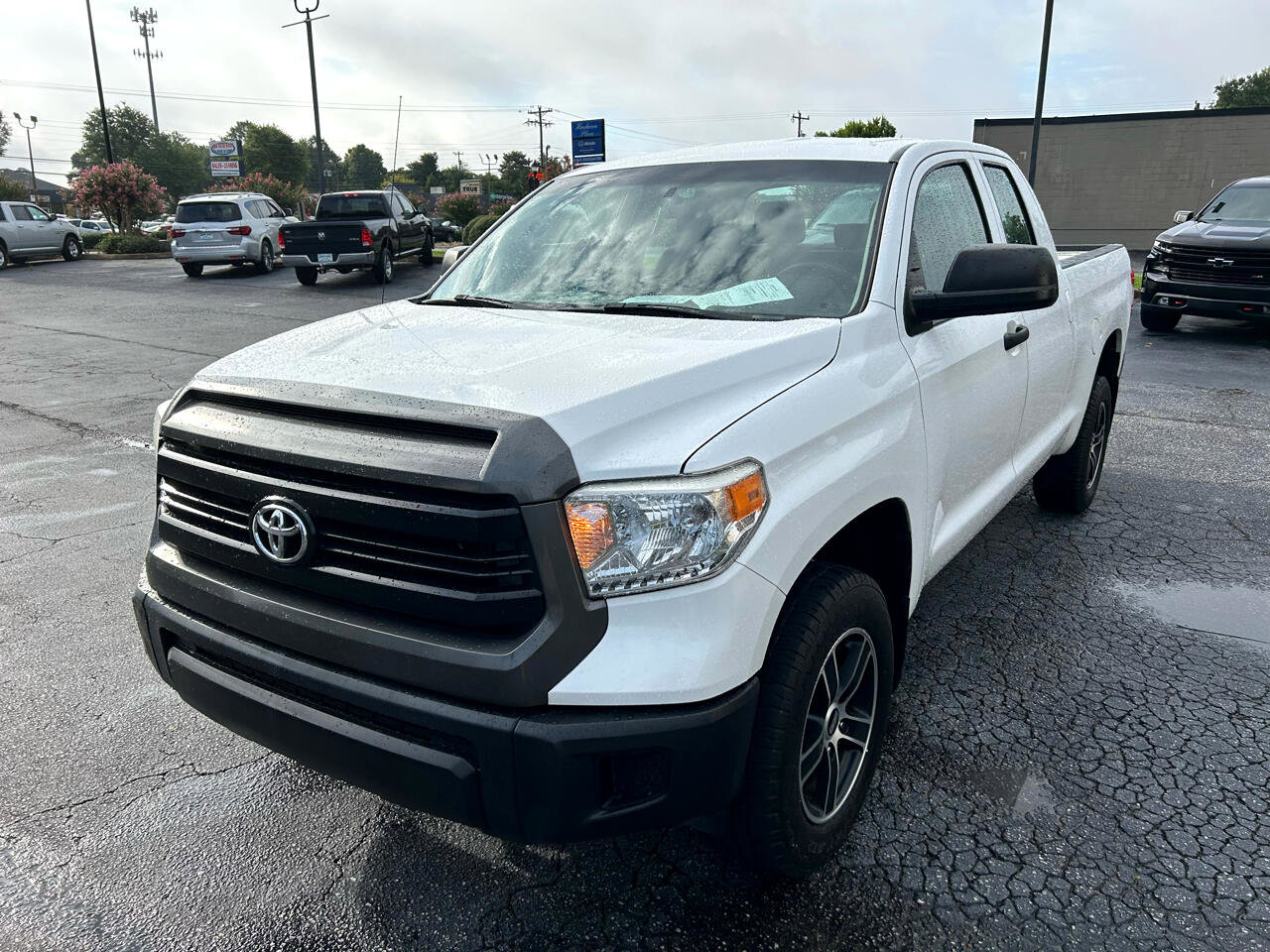 Used 2017 Toyota Tundra SR5 image 5