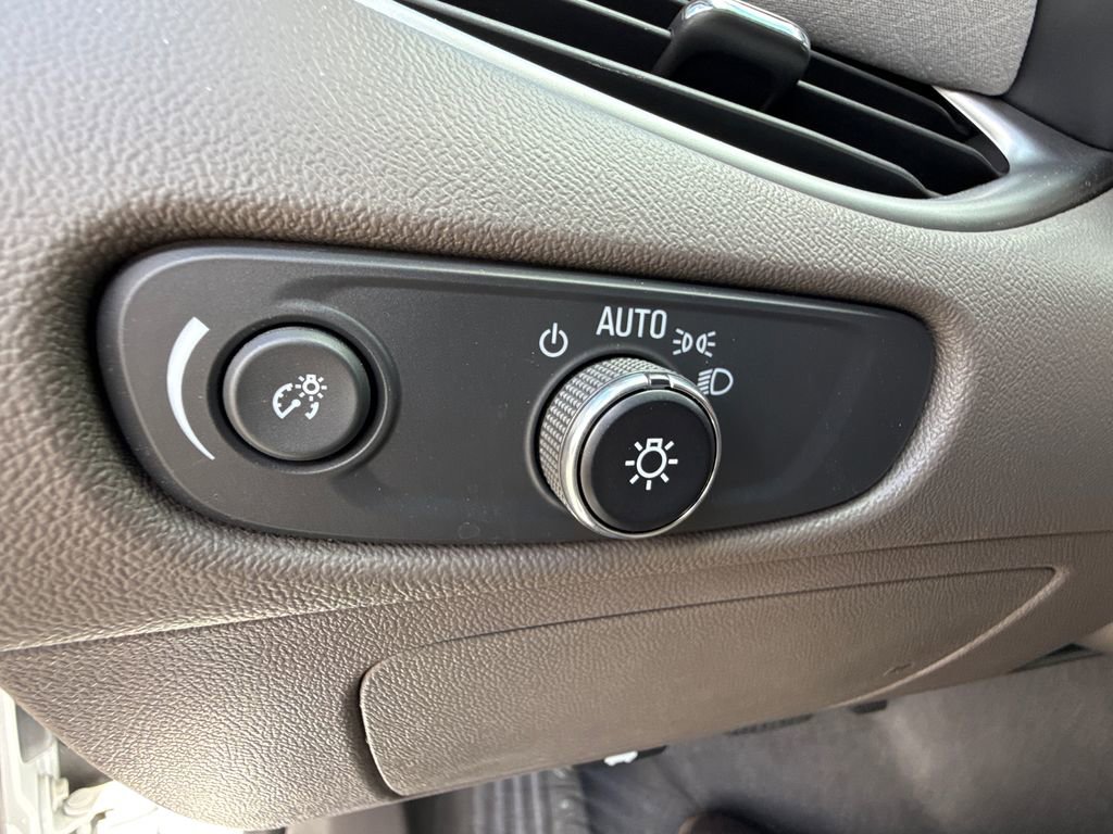 Used 2022 Chevrolet Malibu LS FWD image 25