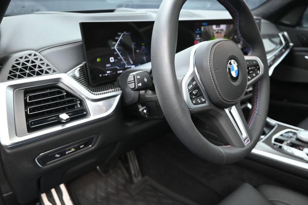 Used 2025 BMW X7 M60i w/ Executive Package AWD/4WD image 12