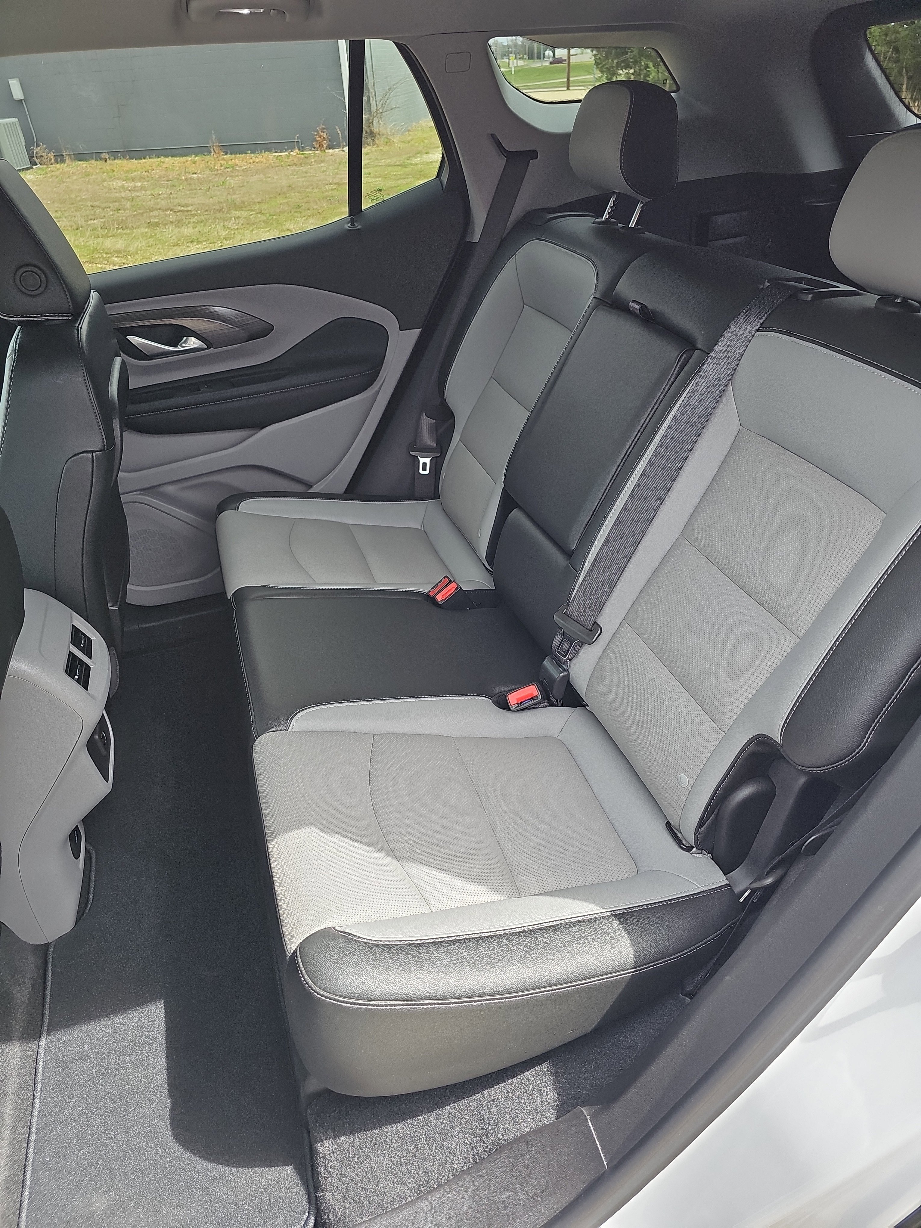 Used 2024 GMC Terrain SLT w/ LPO, Floor Liner Package image 15