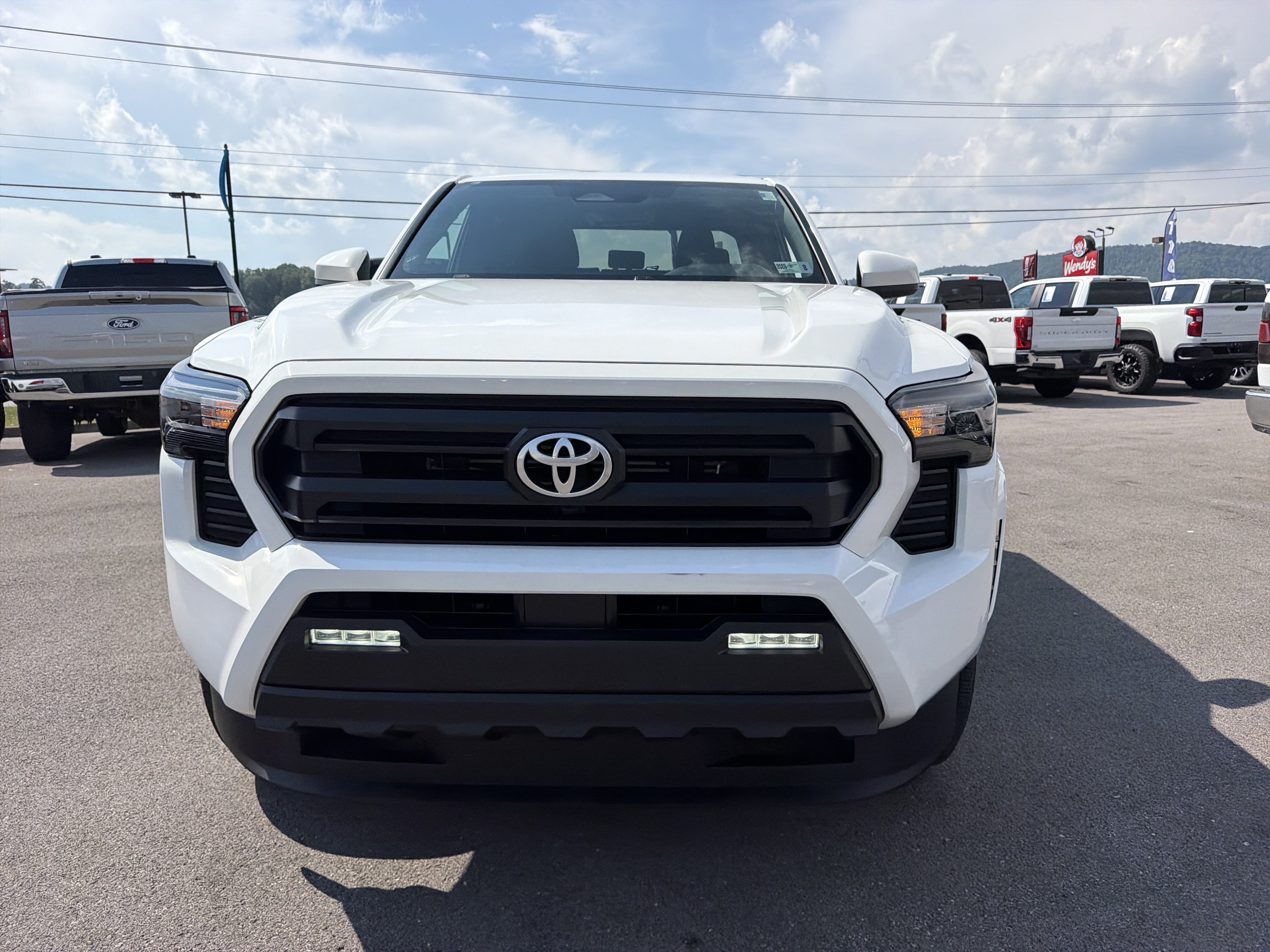 Used 2025 Toyota Tacoma SR5 AWD/4WD image 2