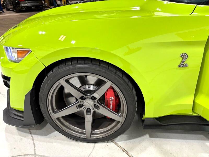 Used 2020 Ford Mustang Shelby GT500 w/ Carbon Fiber Track Pack image 15