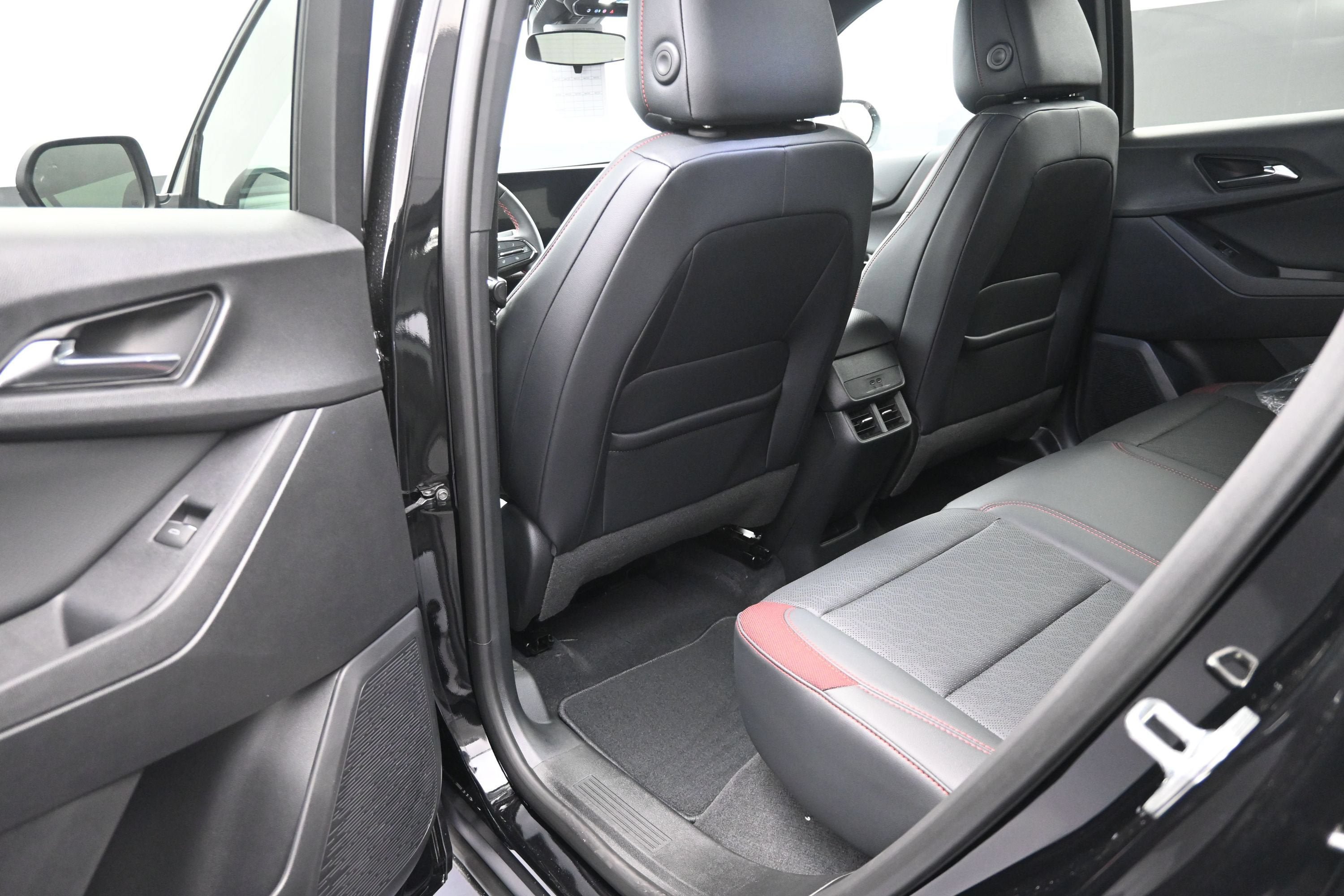 New 2027 Chevrolet Equinox RS AWD/4WD image 31