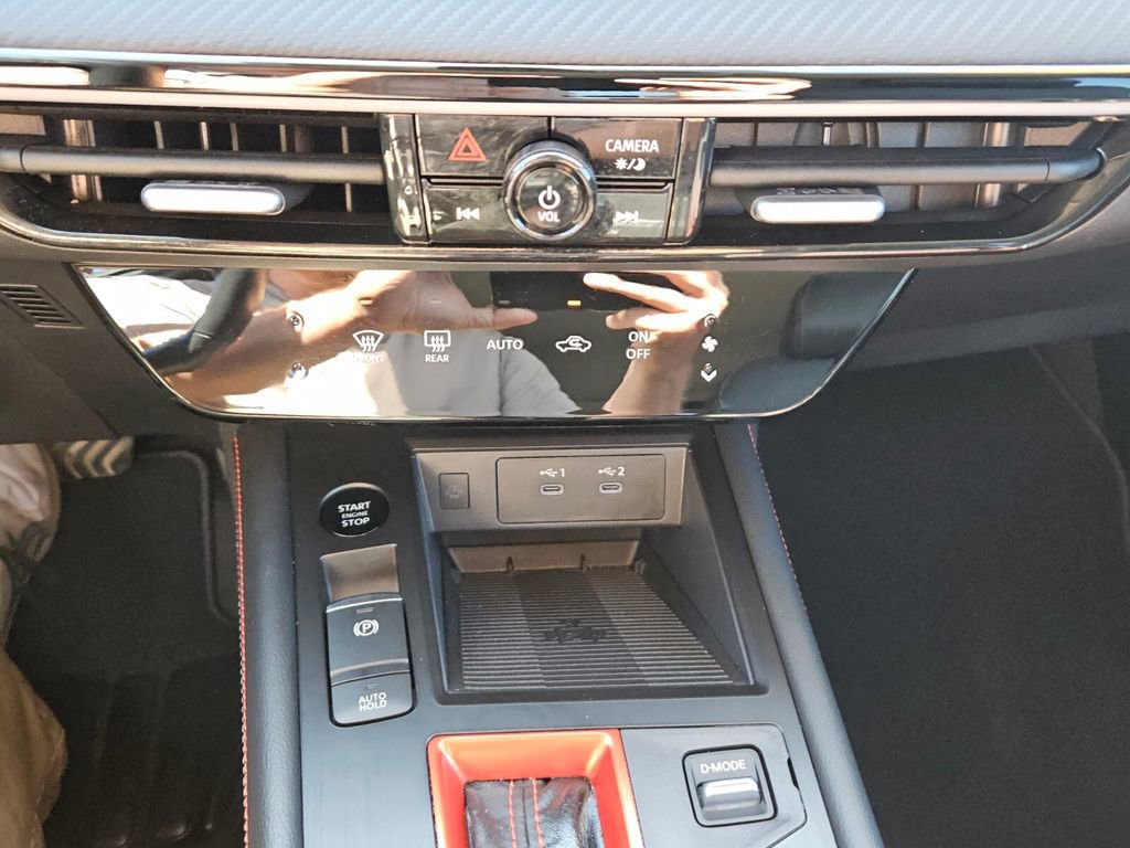 Used 2025 Nissan Kicks SR AWD/4WD image 19