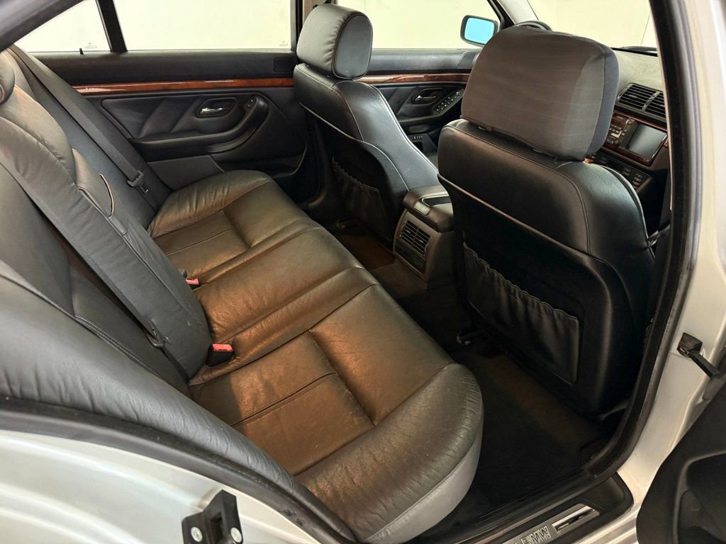 Used 2000 BMW 540i Sedan image 43