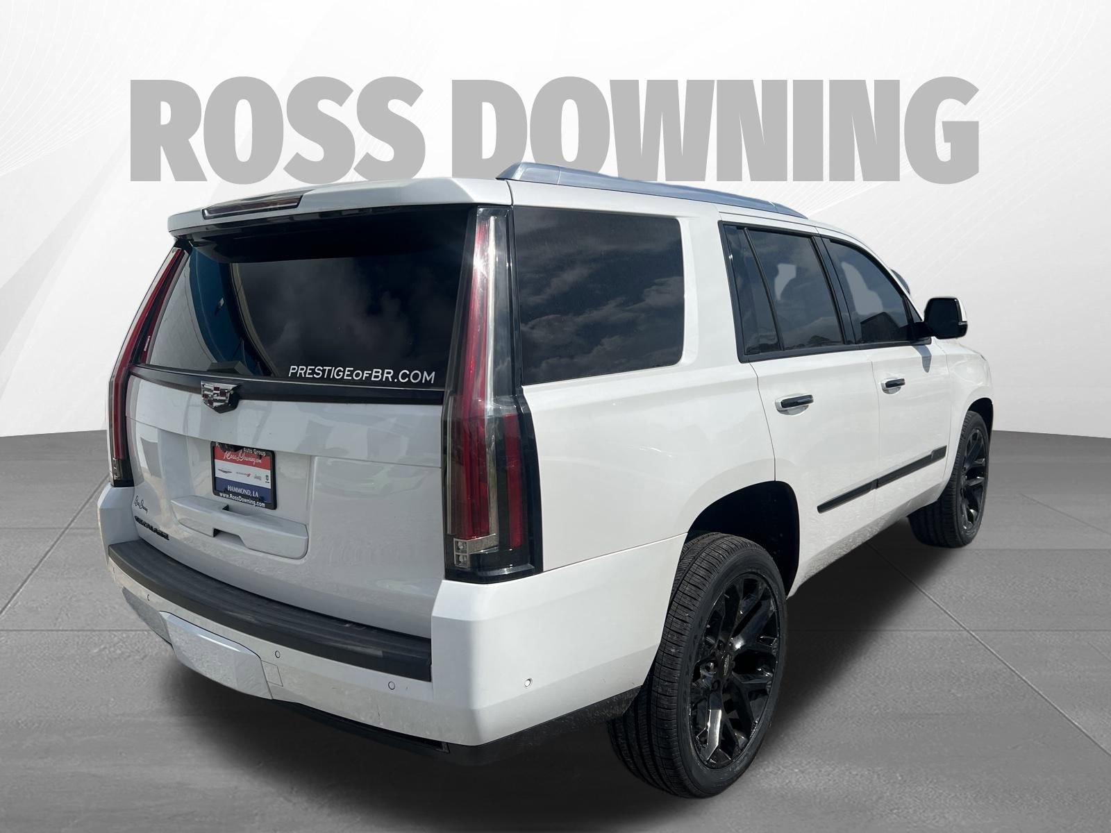 Used 2018 Cadillac Escalade Platinum AWD/4WD image 4