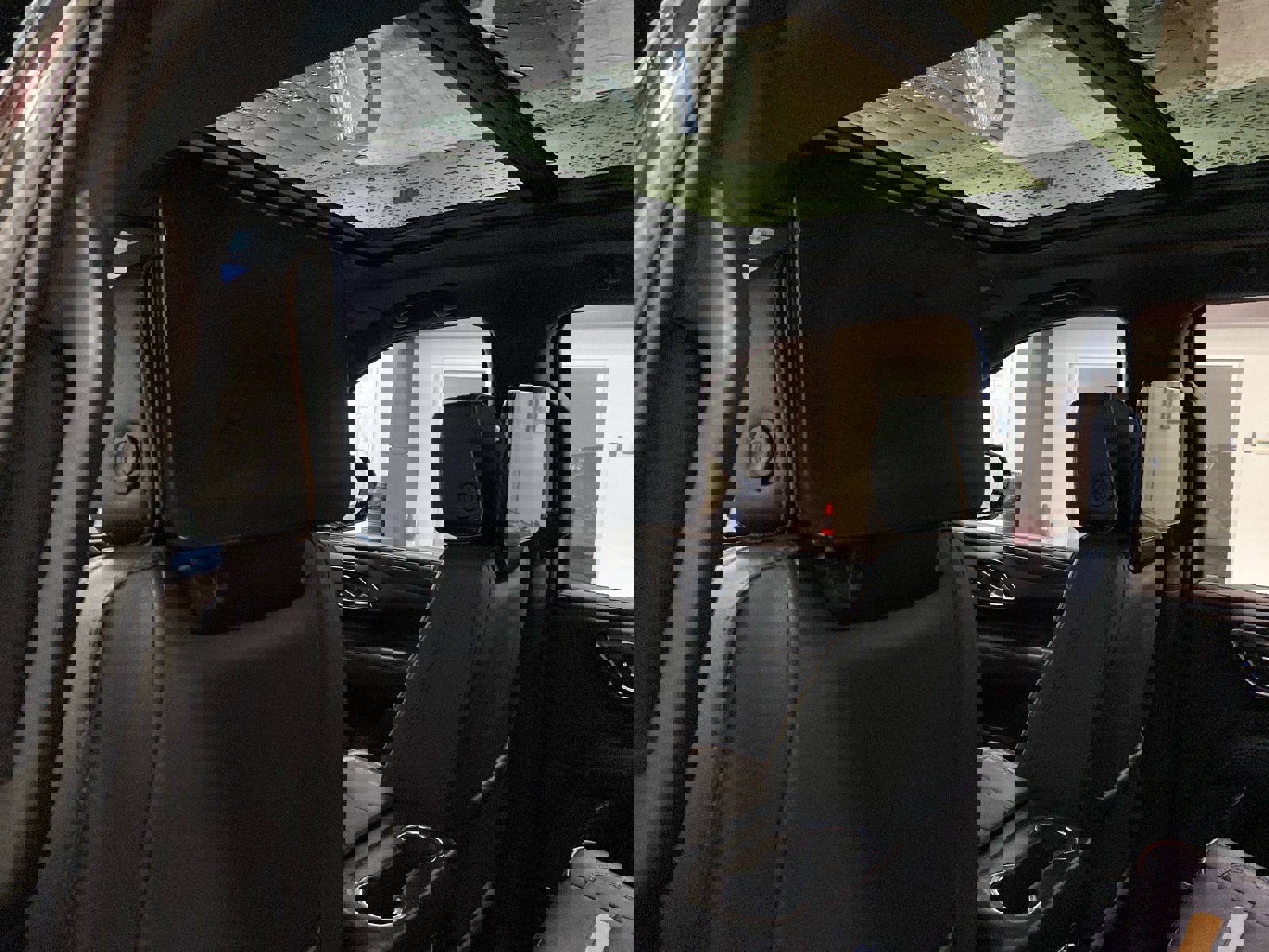 Used 2024 GMC Yukon XL AT4 w/ Technology Package image 9