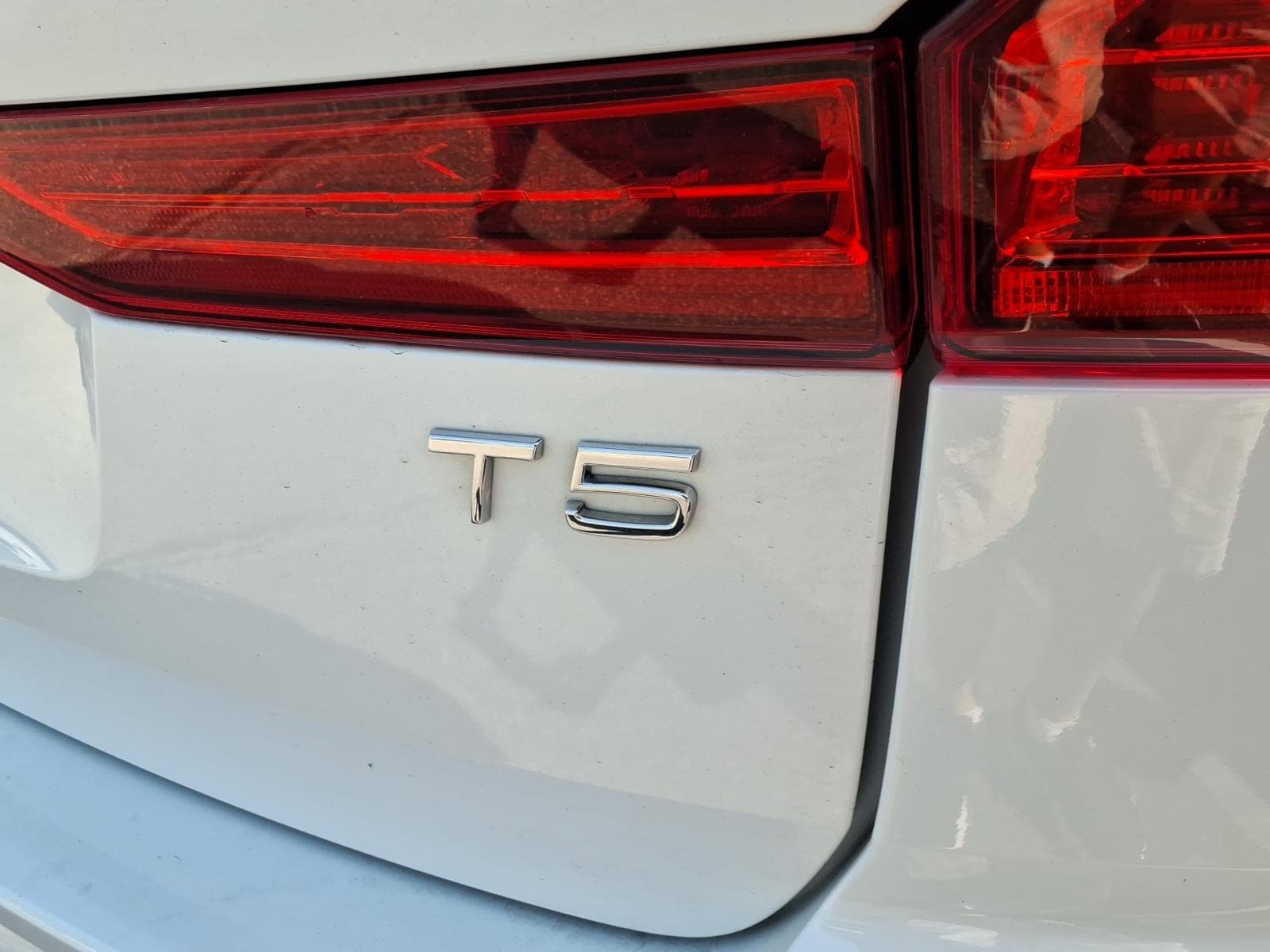 Used 2021 Volvo XC60 T5 Inscription w/ Protection Package Premier FWD image 10