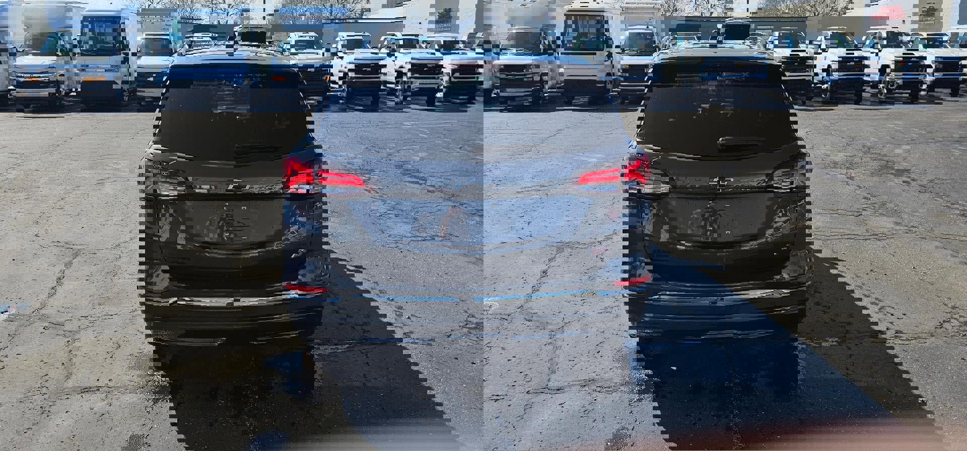 Used 2023 Chevrolet Equinox RS w/ RS Leather Package image 6