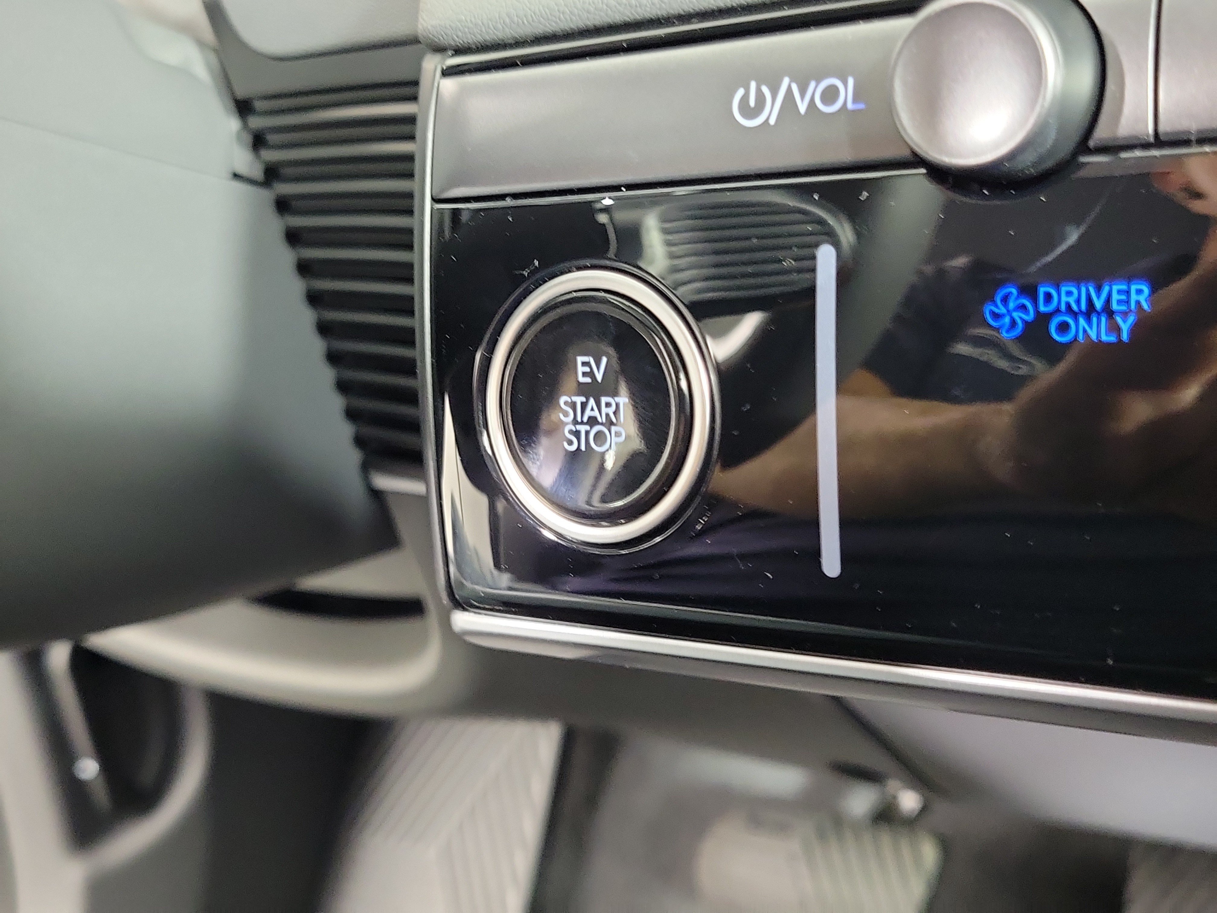 New 2026 Hyundai Ioniq 5 SE AWD/4WD image 17