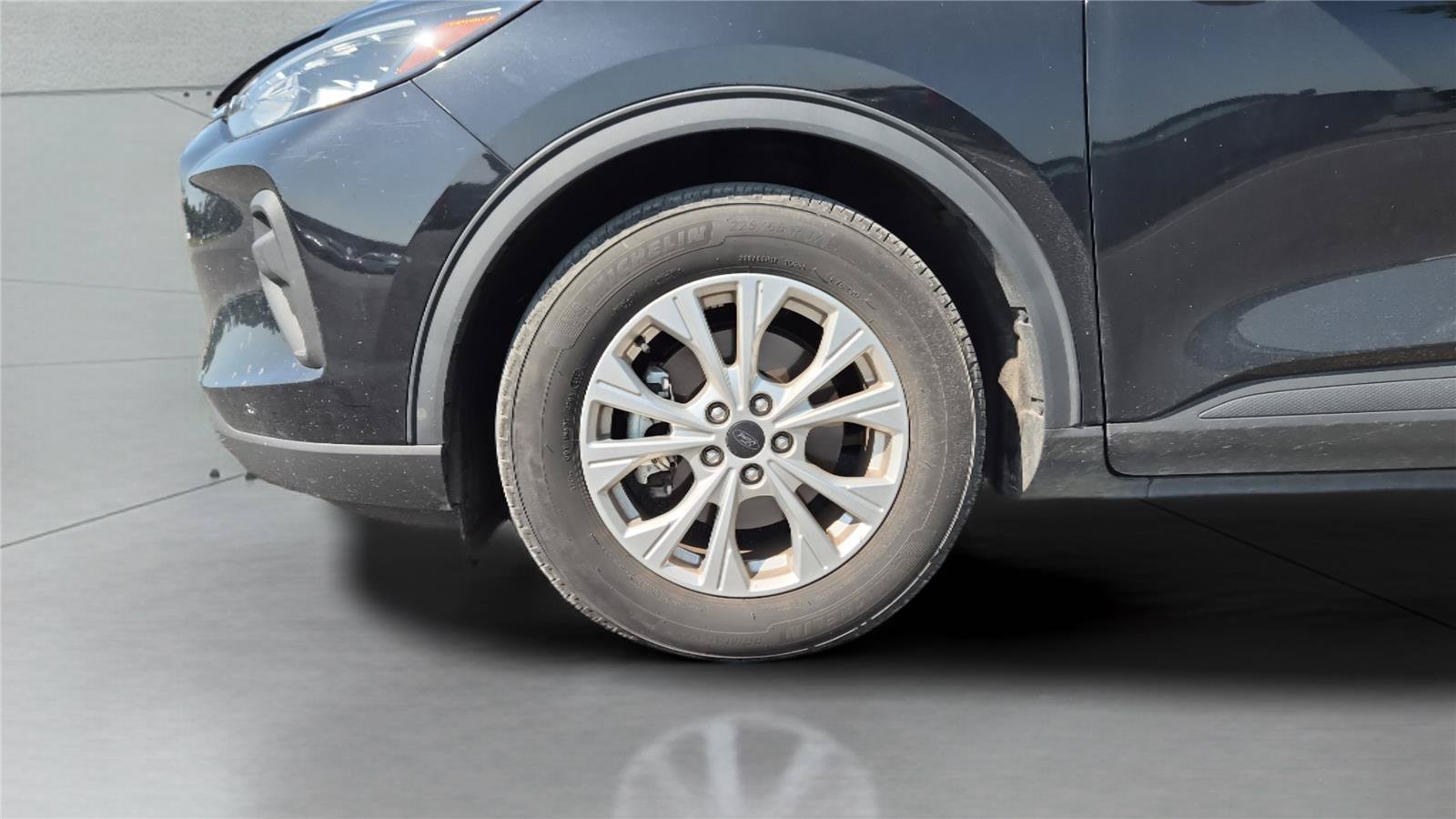 Used 2023 Ford Escape Active w/ Cold Weather Package FWD image 21